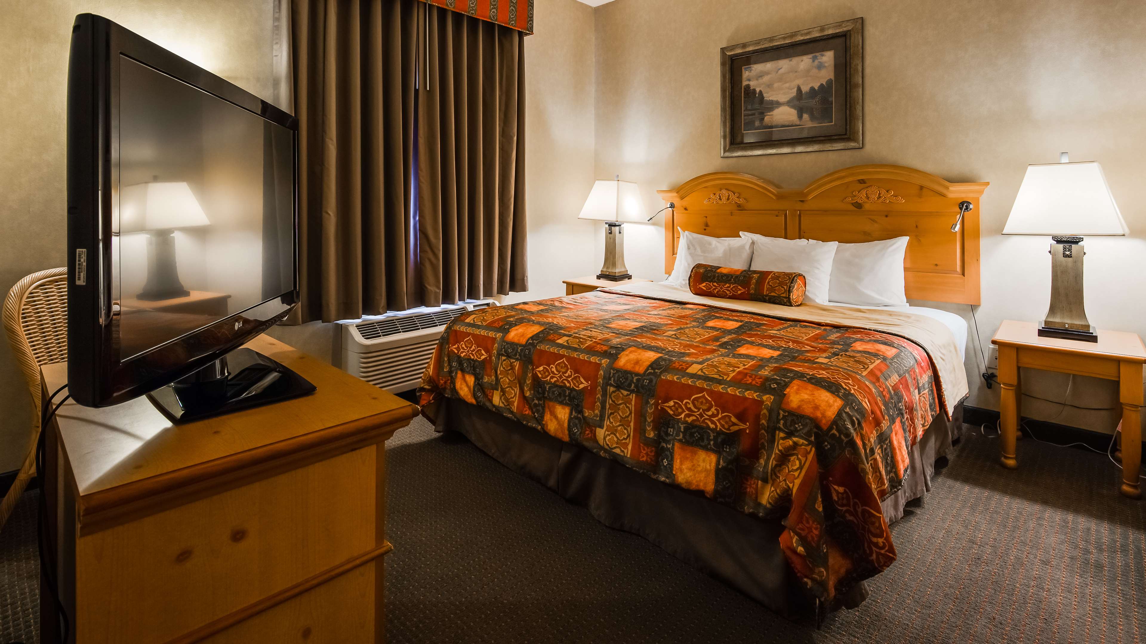 Best Western Plus Revere Inn & Suites Photo