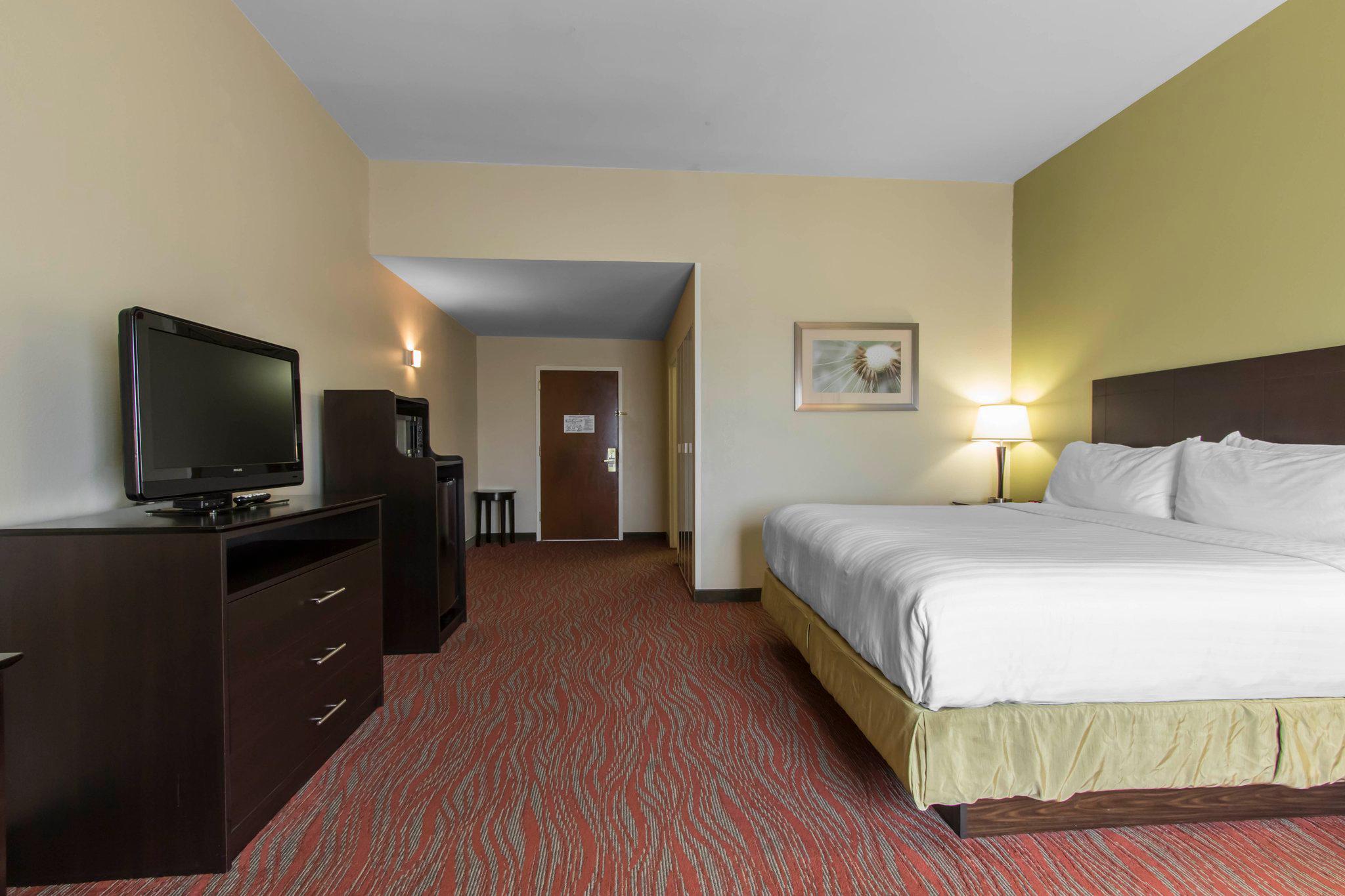 Holiday Inn Express & Suites Cullman Photo