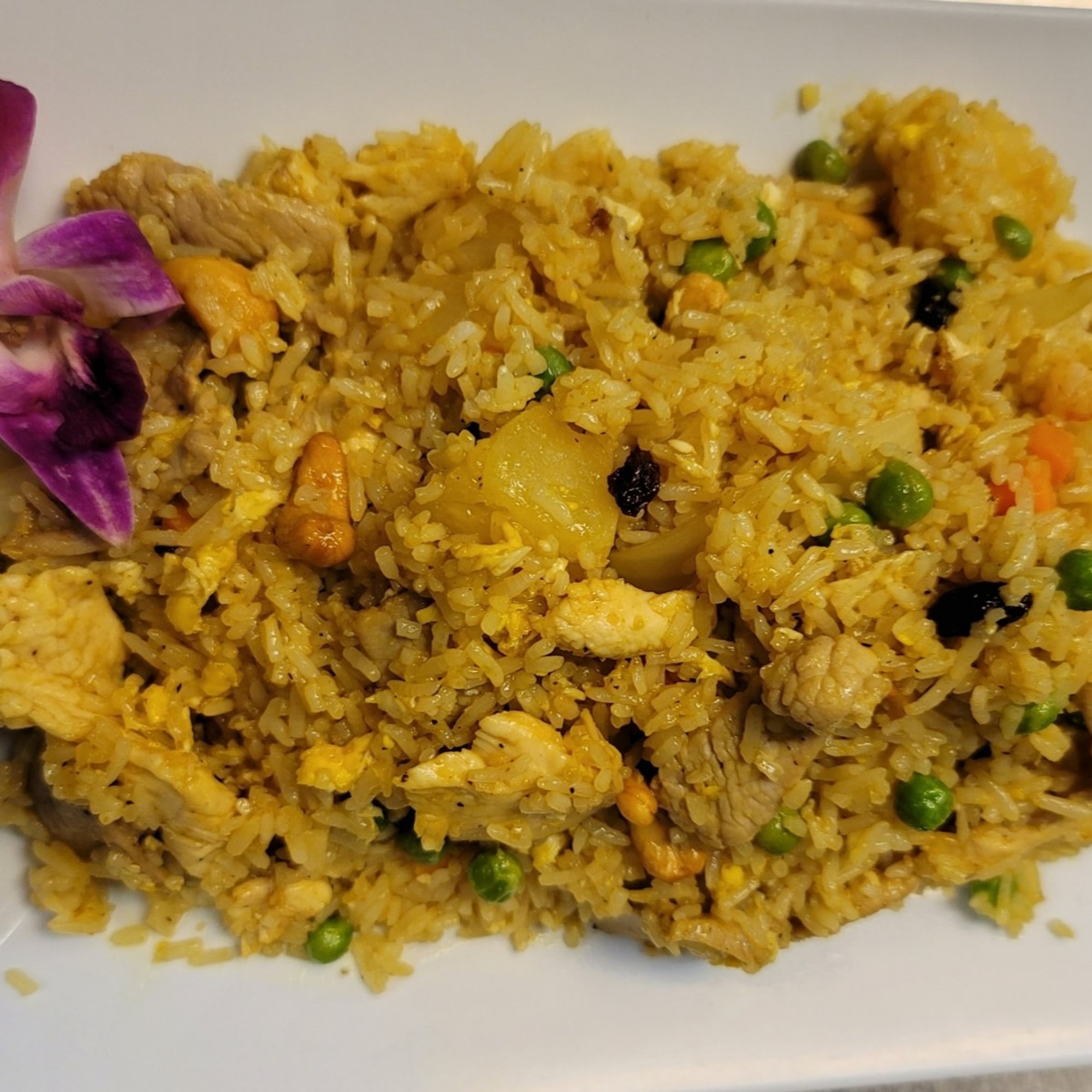 PINEAPPLE FRIED RICE HALF PAN