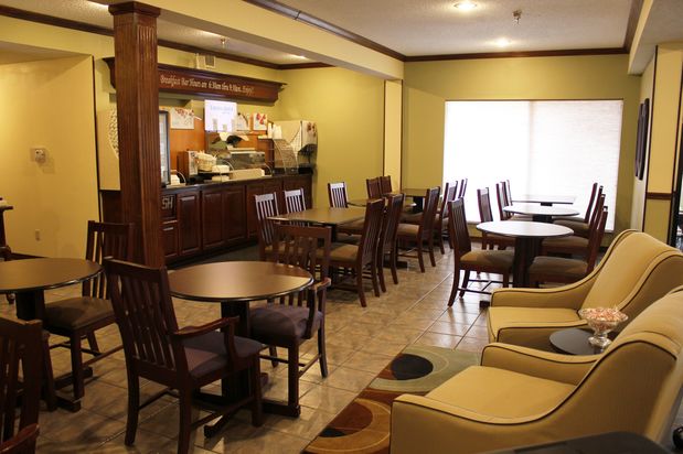 Images Holiday Inn Express Osage Bch - Lake of the Ozarks