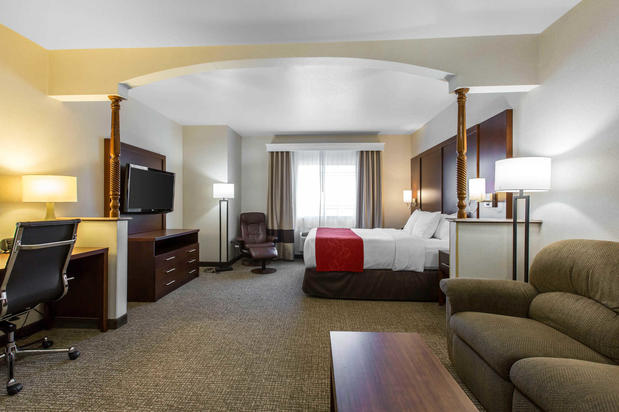 Images Comfort Suites