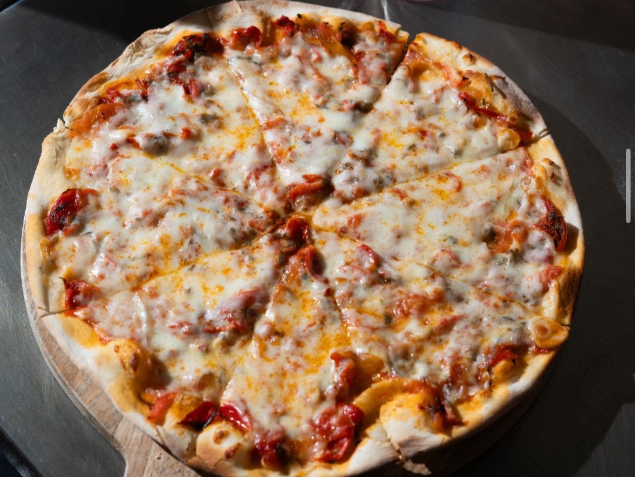 Momo Pitza