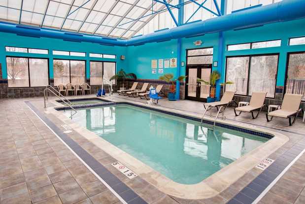 Images Comfort Suites