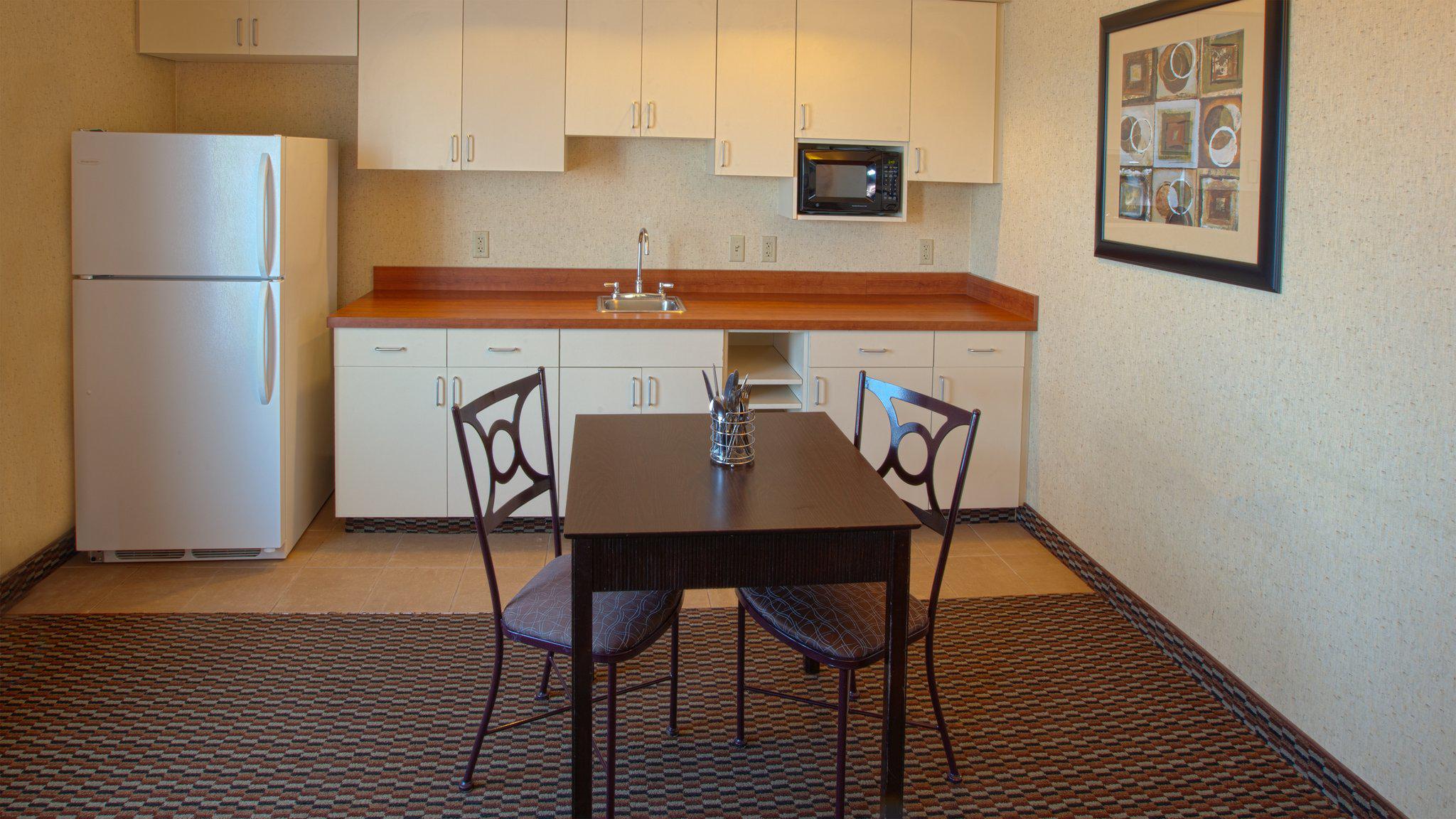 Holiday Inn Express & Suites Nampa - Idaho Center Photo