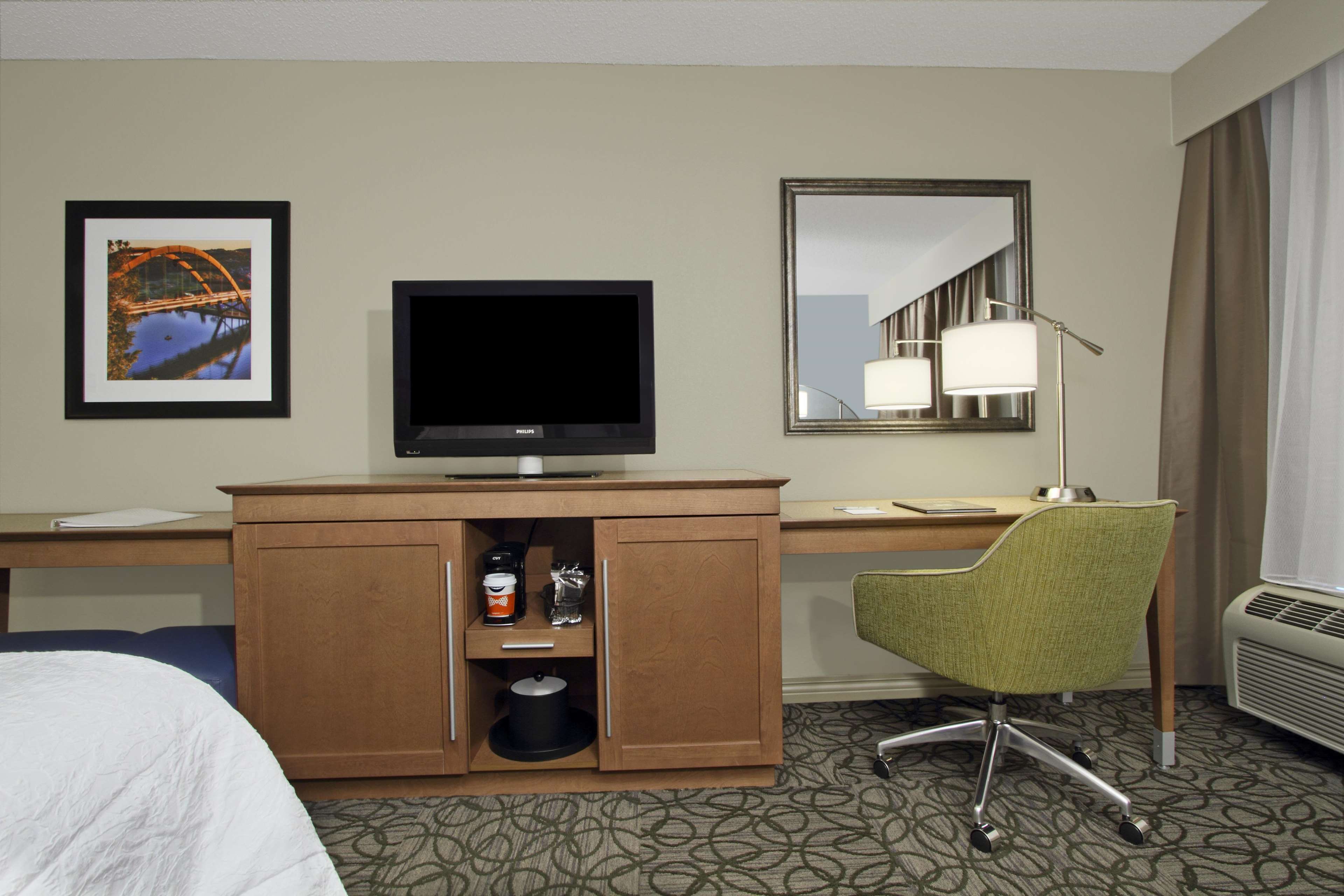 Hampton Inn Austin/Airport Area South Photo