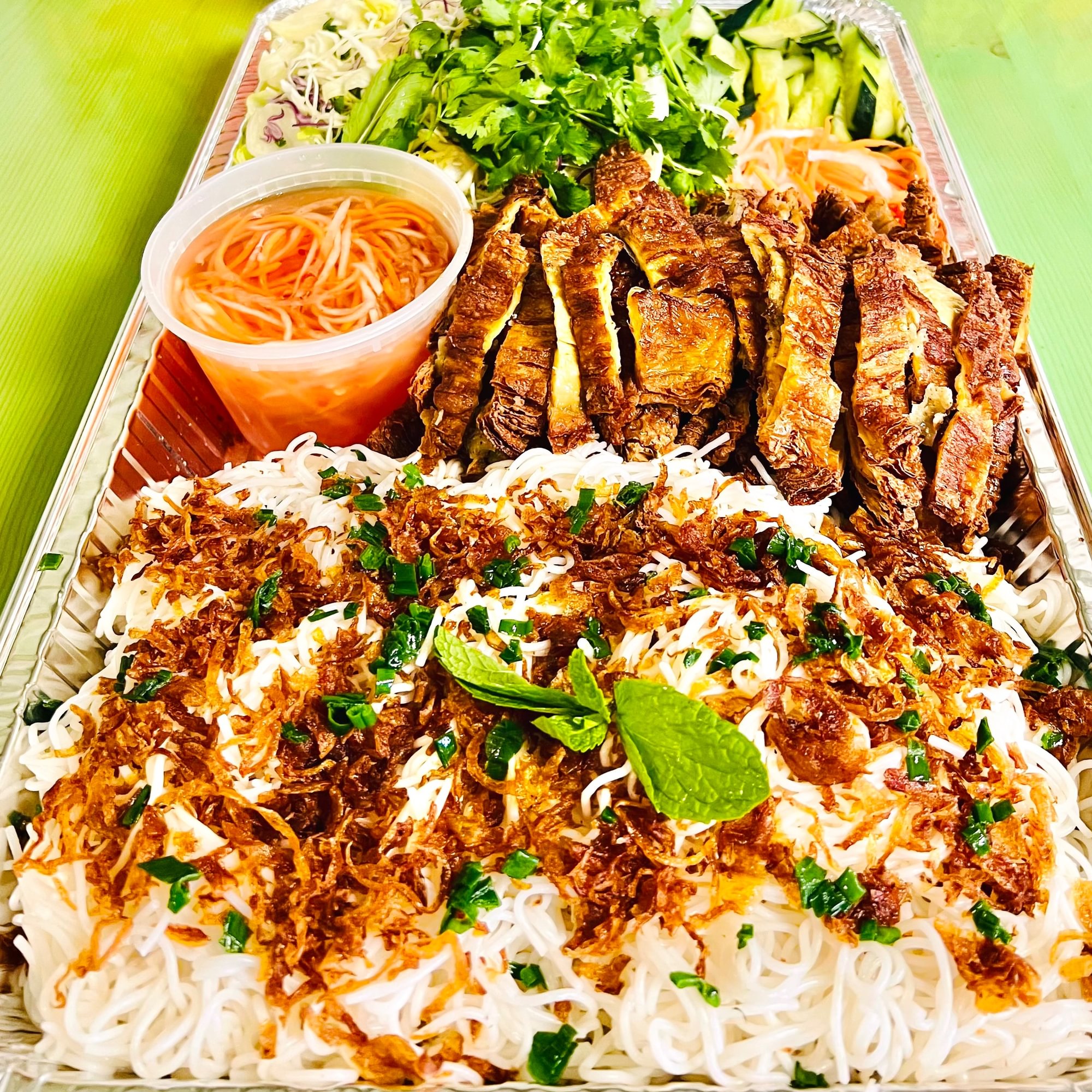 T14. Buddha Bowl S/L (tray Bún Bì)