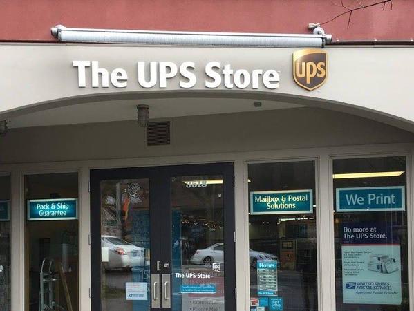 Facade of The UPS Store Seattle