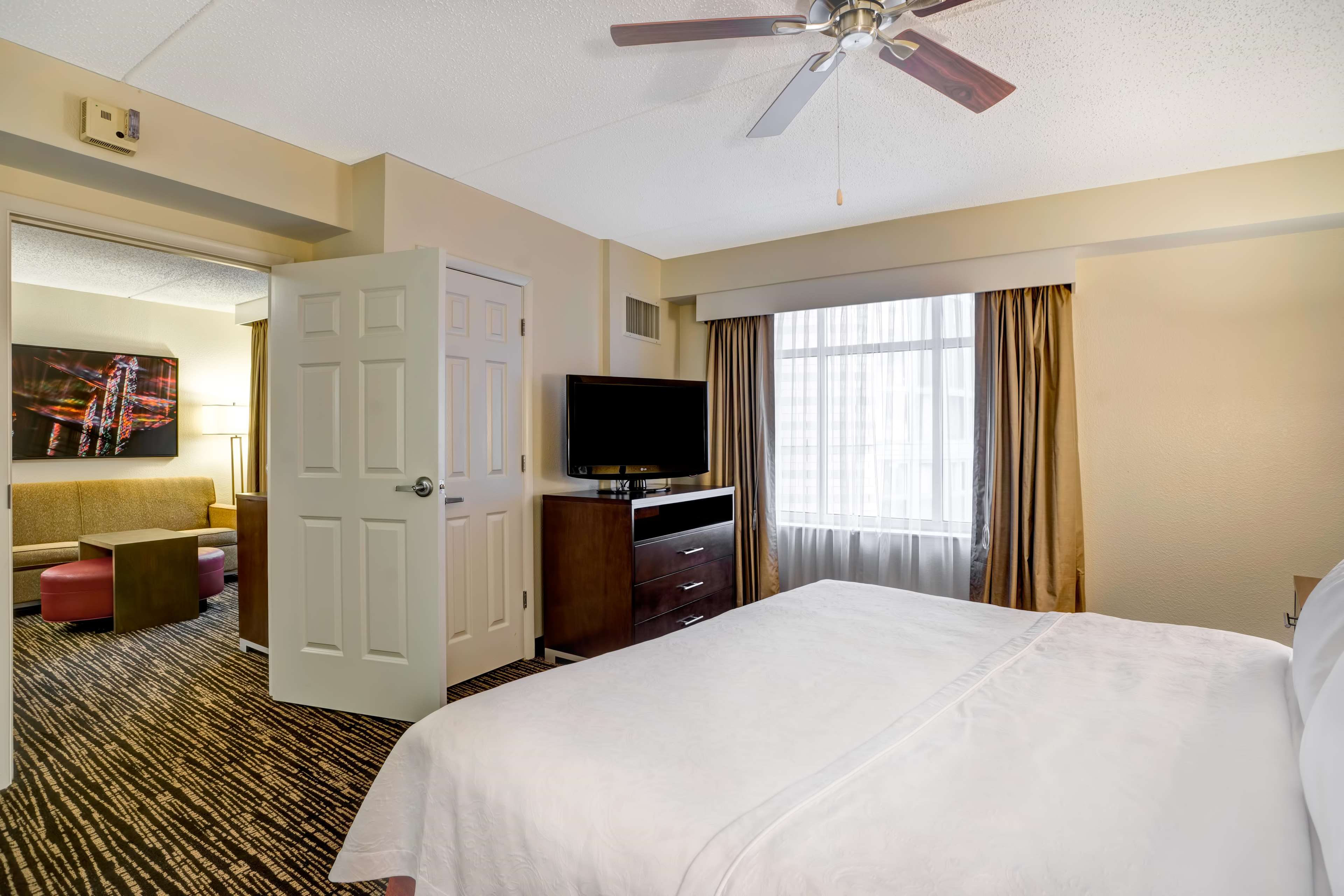 Homewood Suites by Hilton Washington, D.C. Downtown Photo