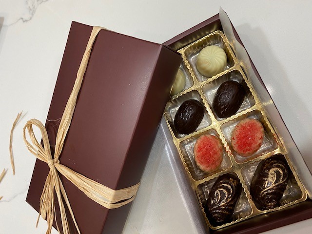 8 Chocolates