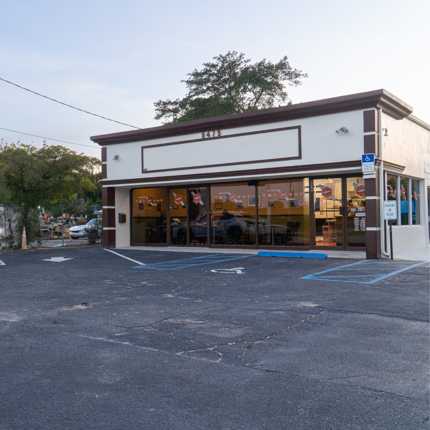 Ah-Beetz New Haven Pizza-North Palm Beach