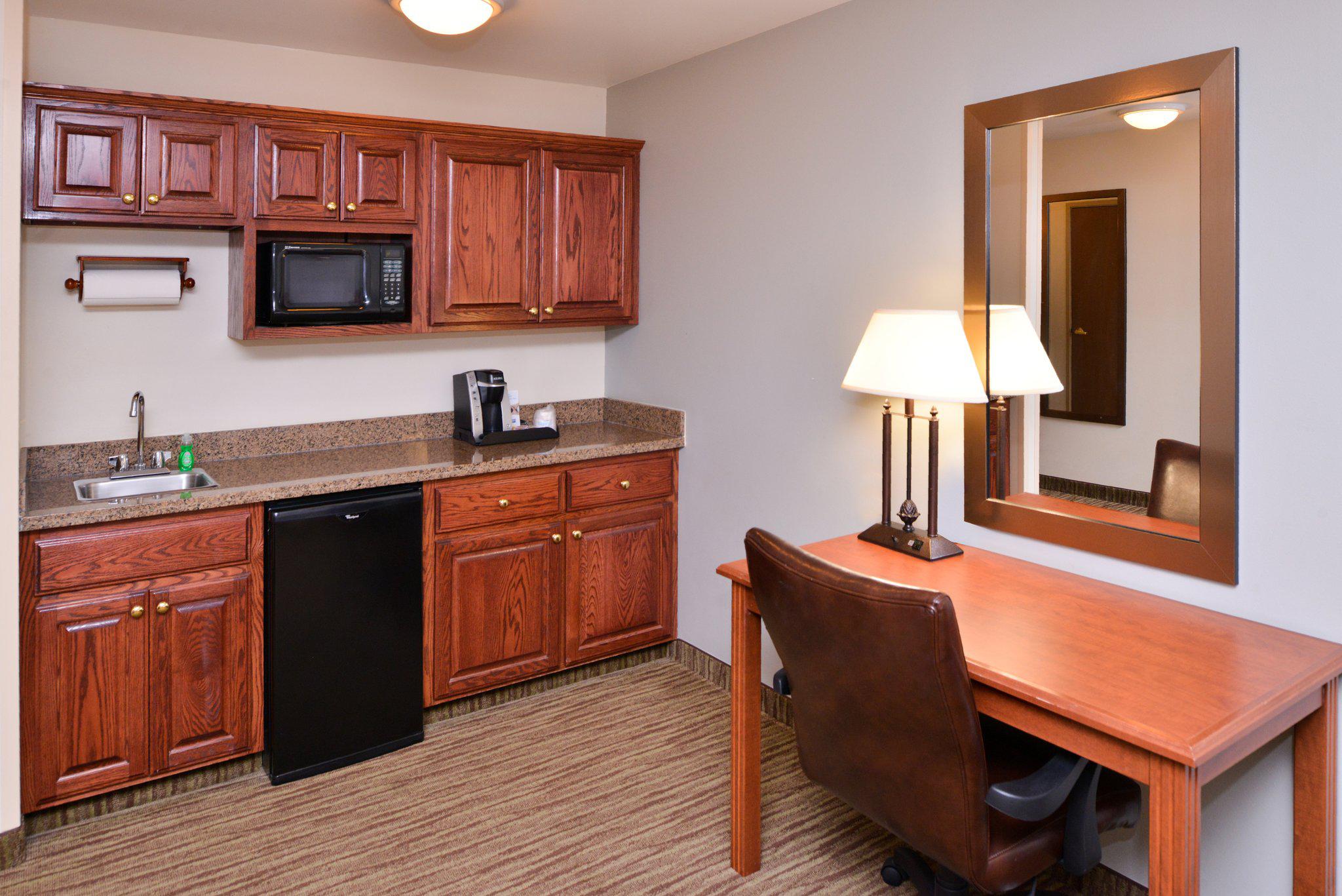 Holiday Inn Express & Suites Sioux Falls at Empire Mall Photo