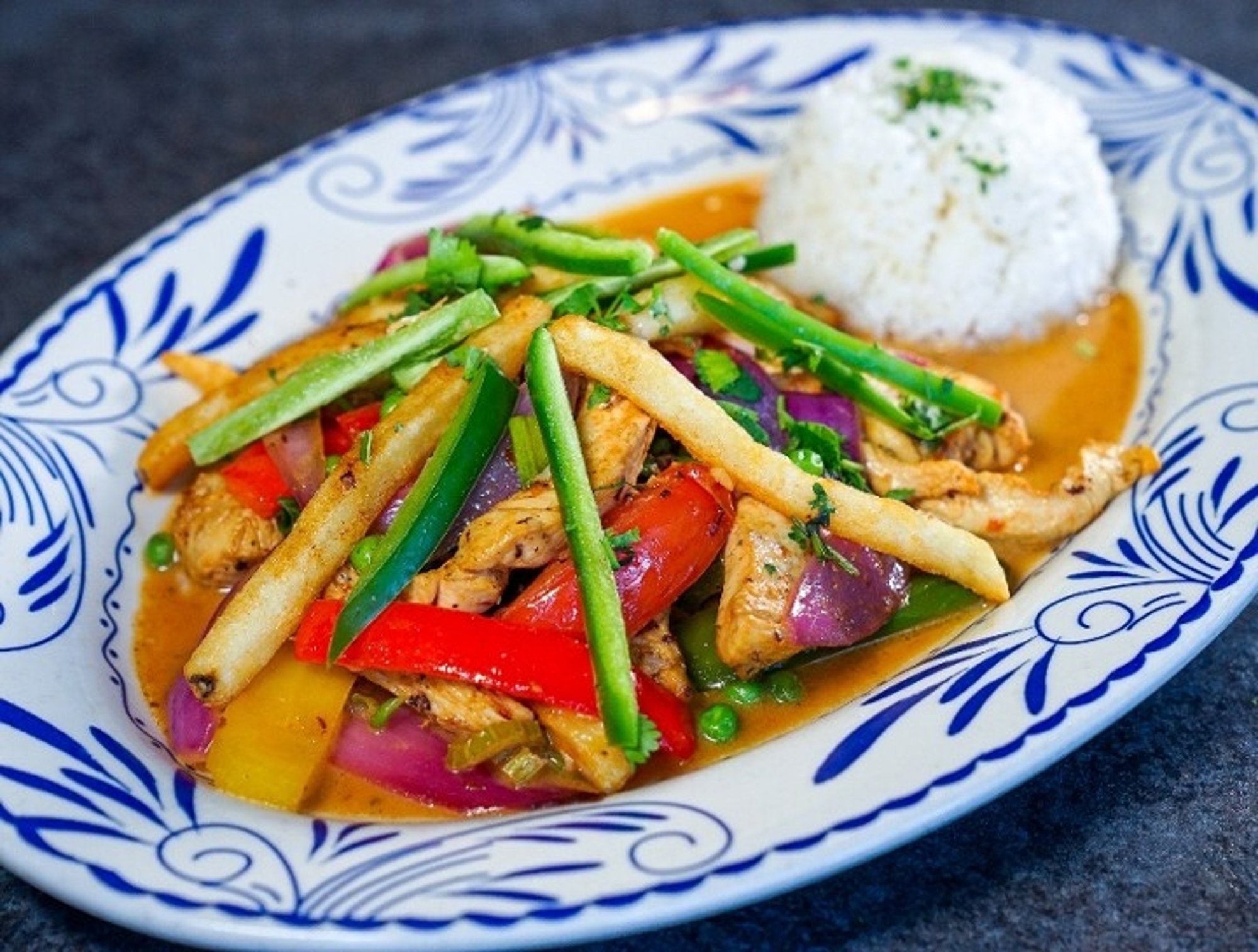 Pollo Saltado