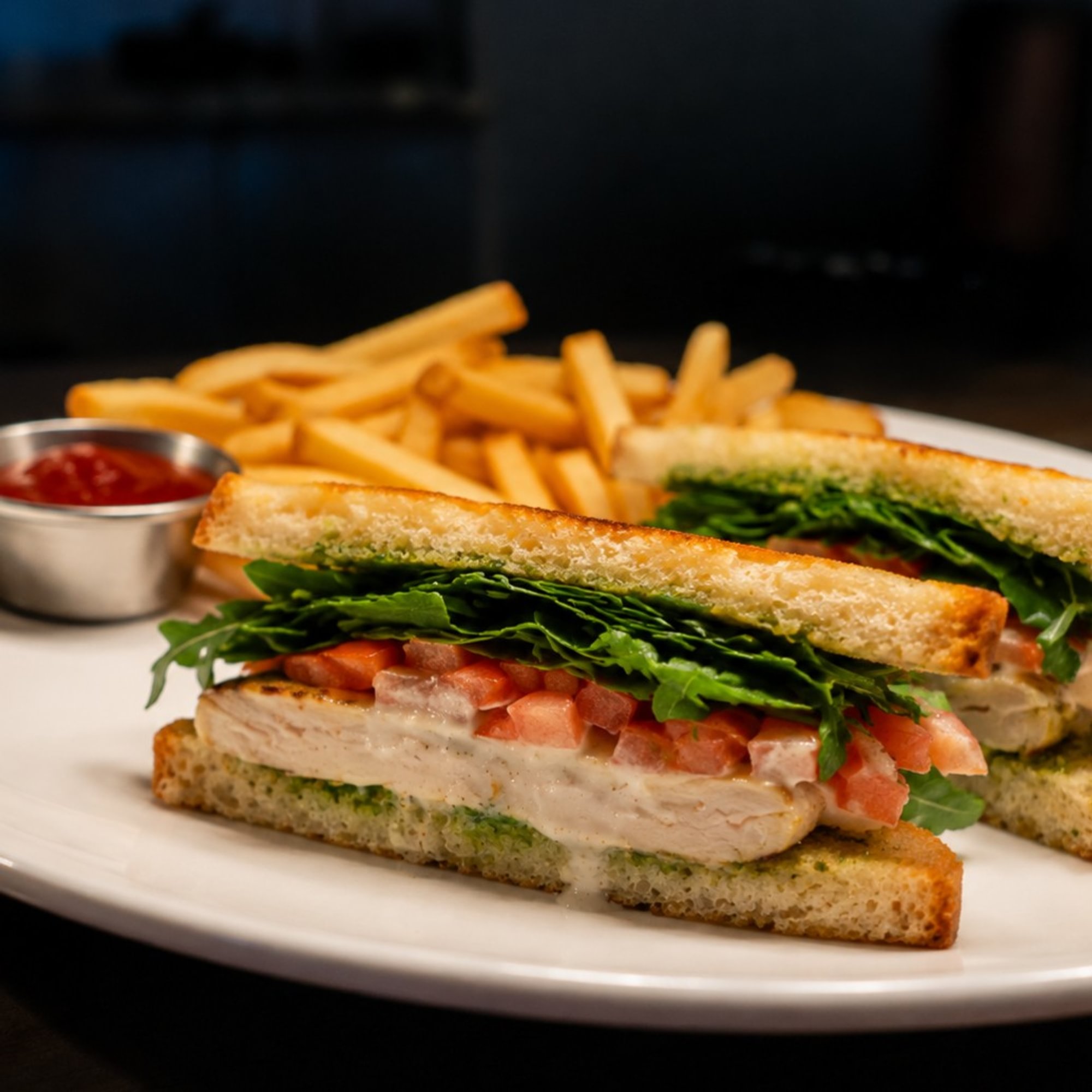 CAPRESE CHICKEN SANDWICH