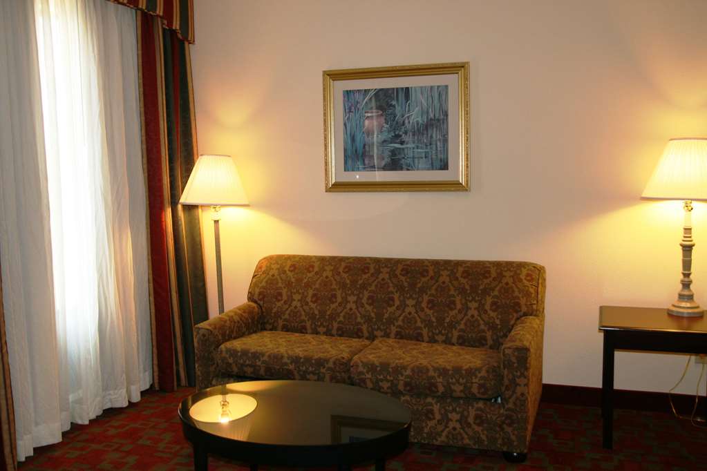 Hampton Inn Canton Image