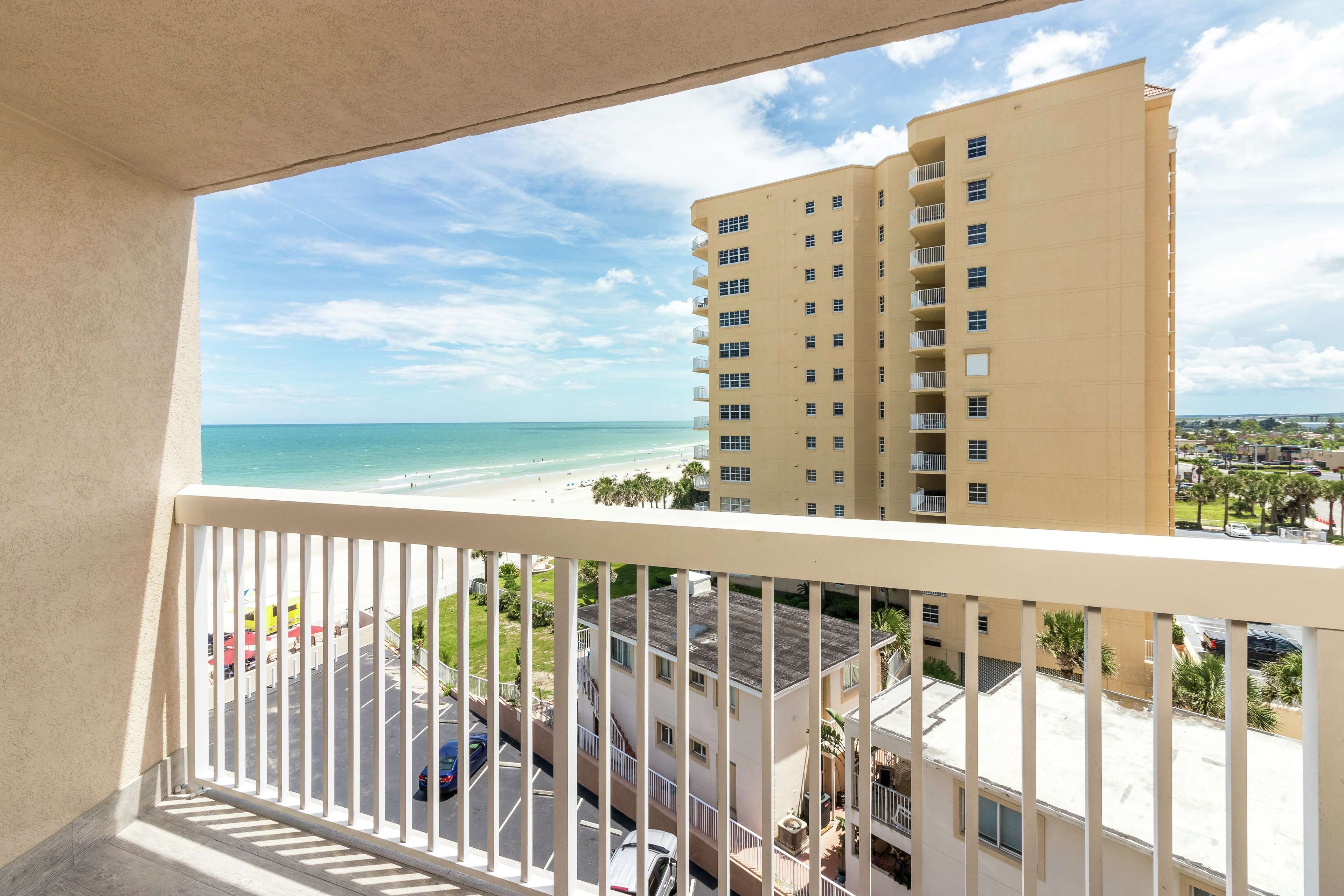 Hampton Inn Daytona Shores-Oceanfront Photo