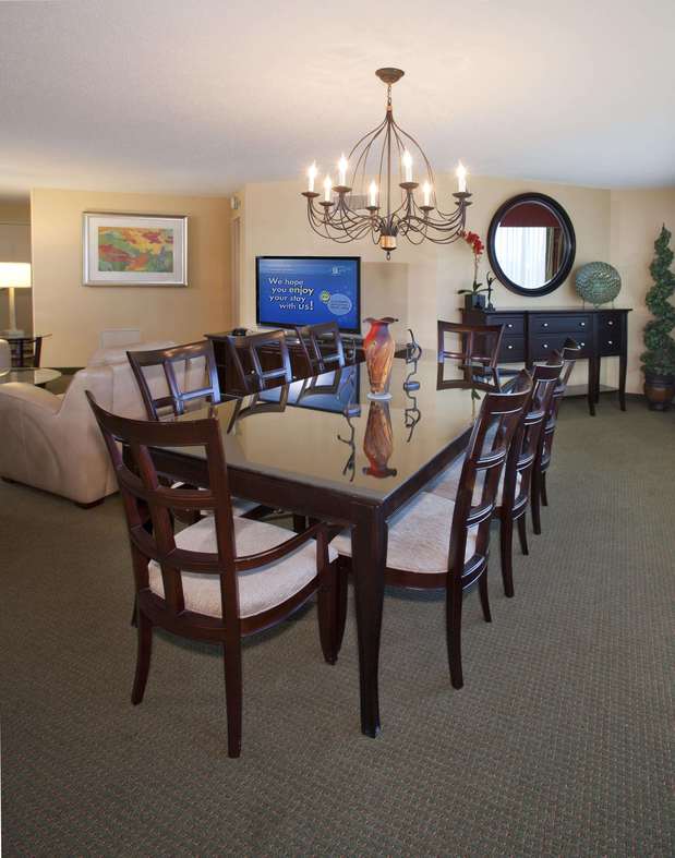 Images Embassy Suites by Hilton Detroit Troy Auburn Hills