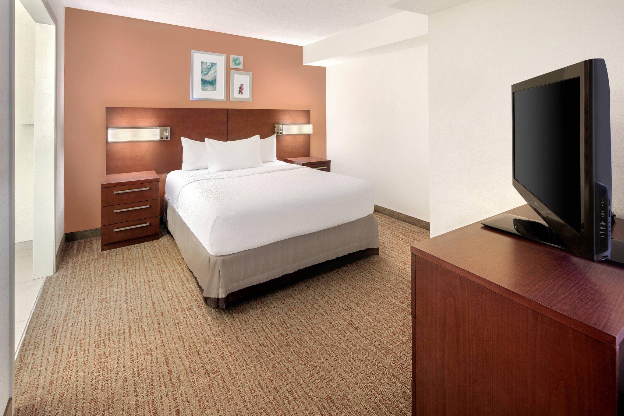 Residence Inn by Marriott Indianapolis Airport Photo