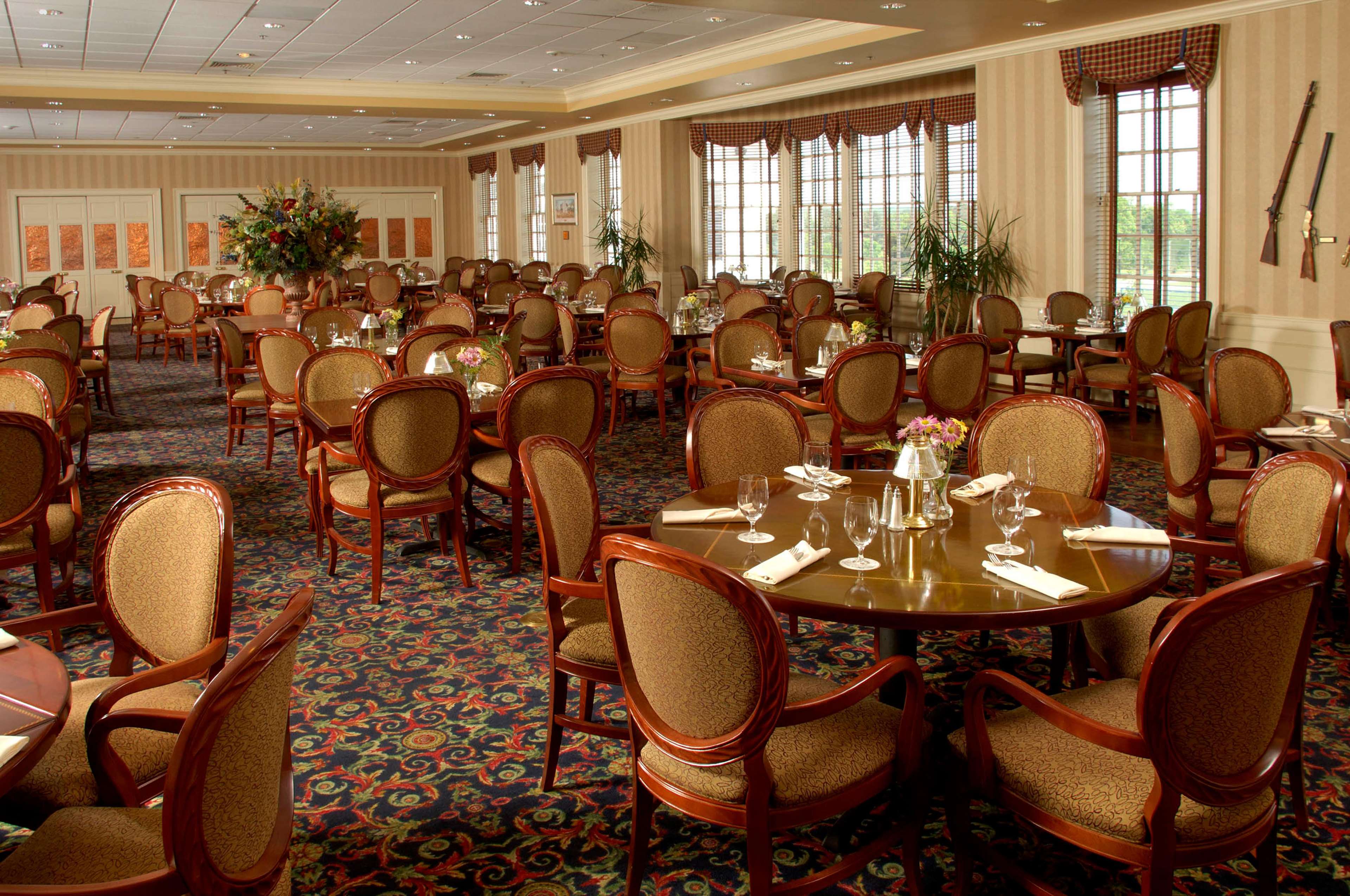 Virginia Crossings Hotel & Conference Center, Tapestry Collection by Hilton Photo