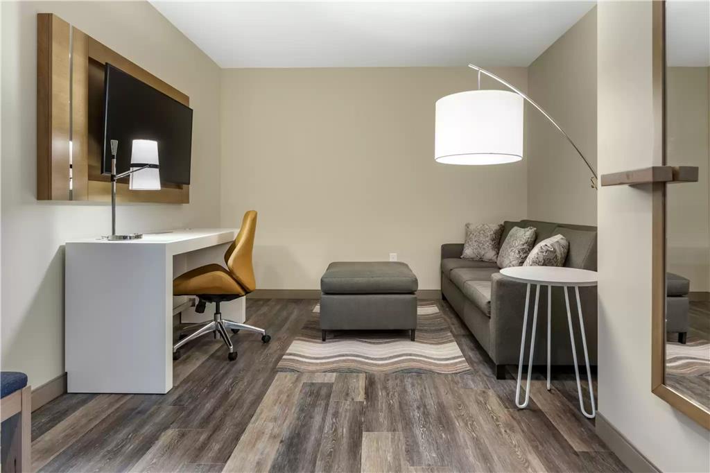 DoubleTree by Hilton Greenville Woodruff Road Image