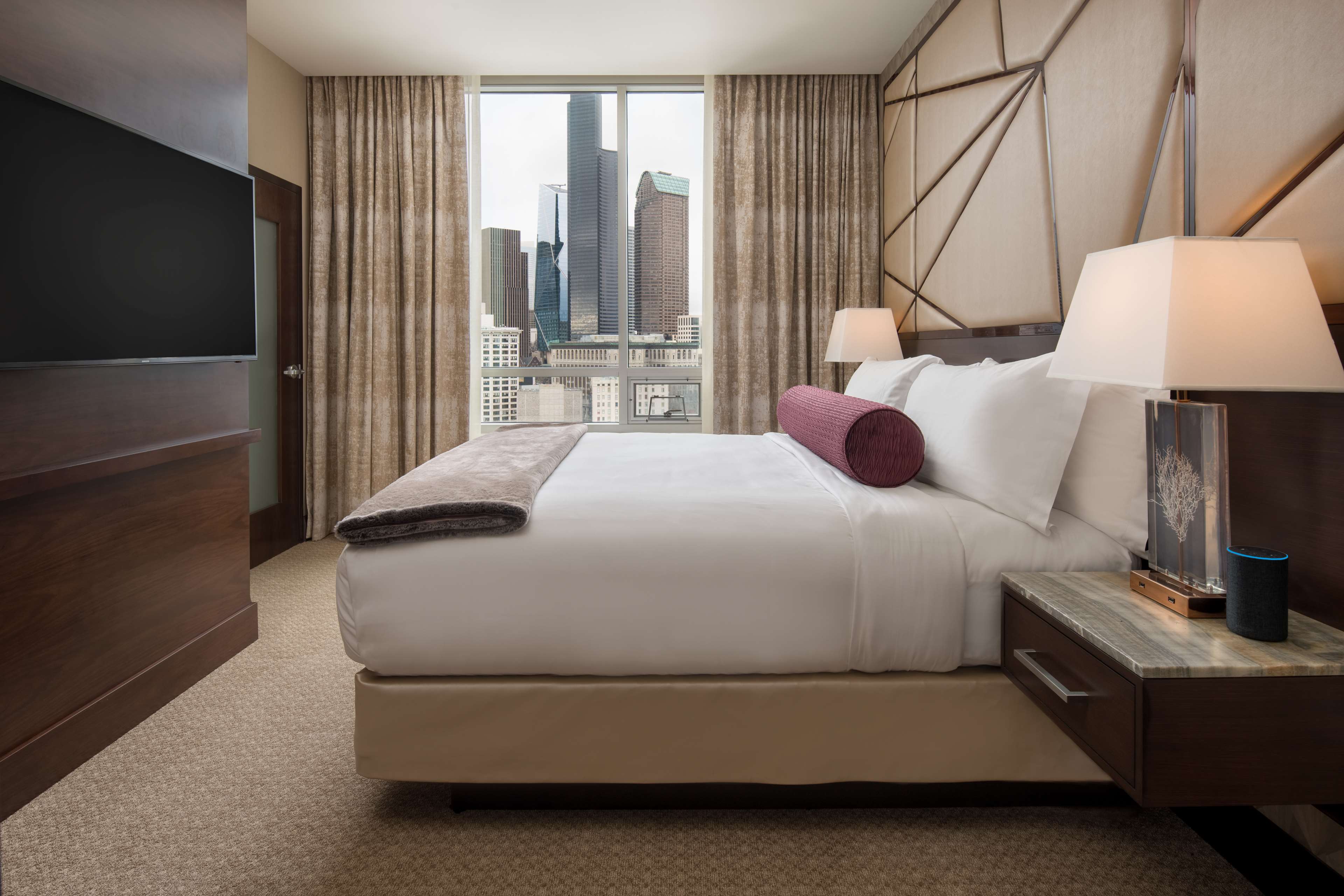 Embassy Suites by Hilton Seattle Downtown Pioneer Square Photo