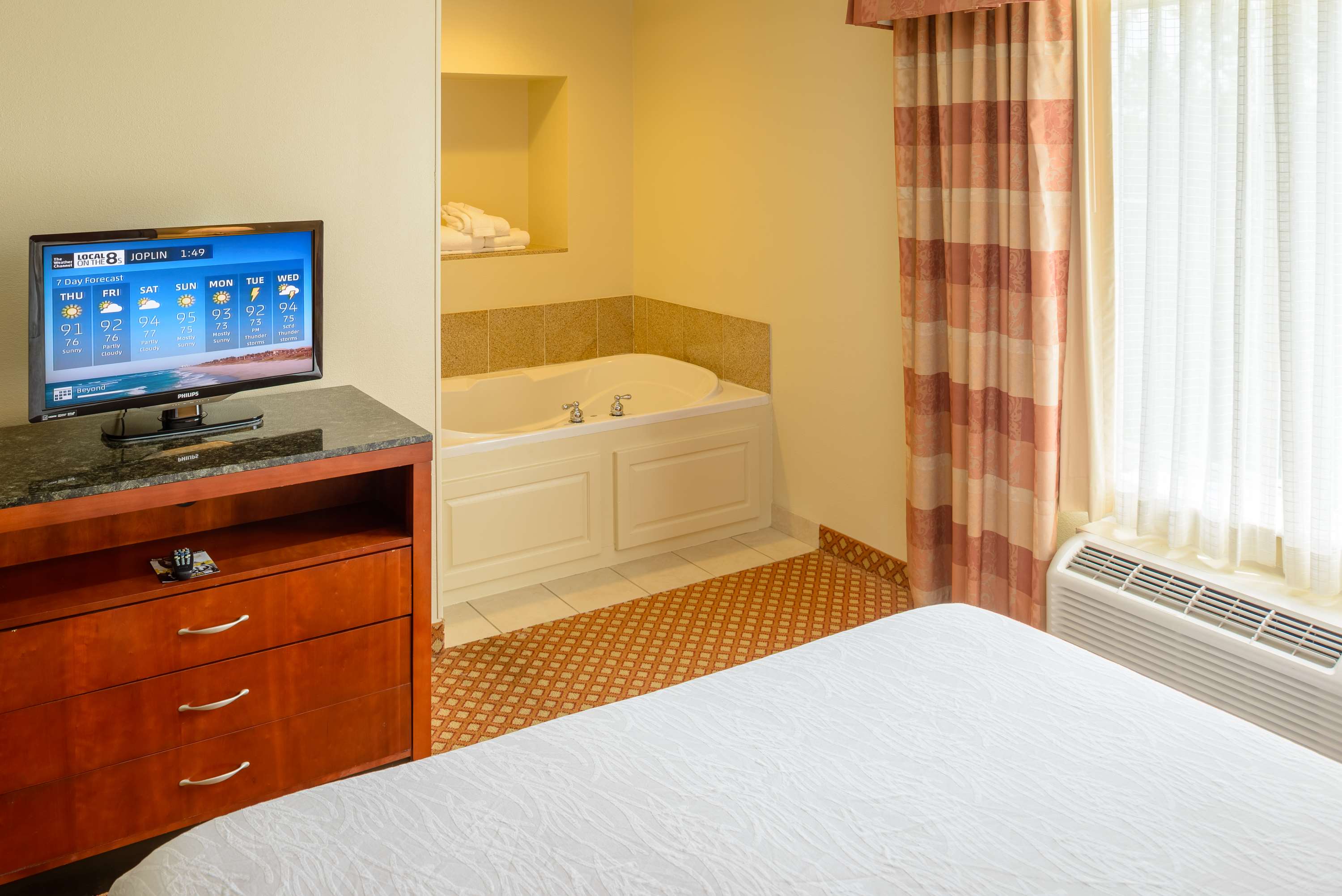 Hilton Garden Inn Joplin, 2644 East 32nd Street, Joplin, MO, Hotels