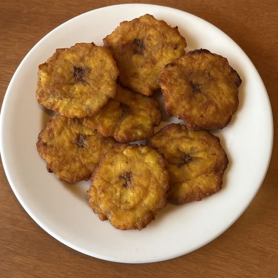 Tostones (fried green plantains)