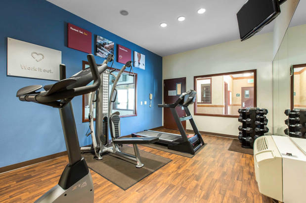 Images Comfort Suites