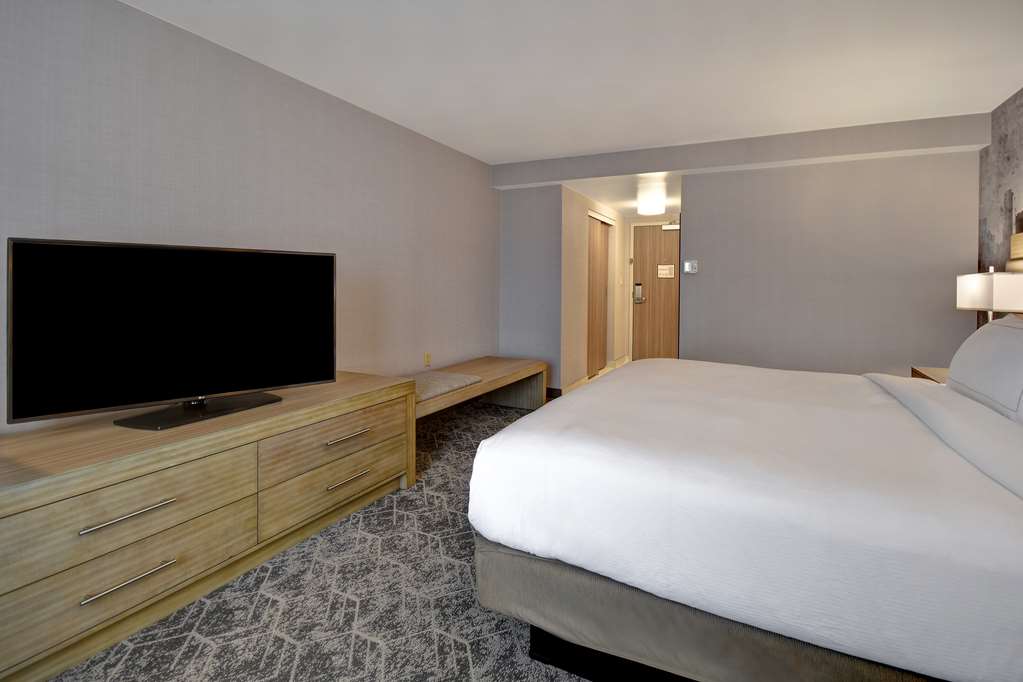 DoubleTree by Hilton St. Louis Airport Image