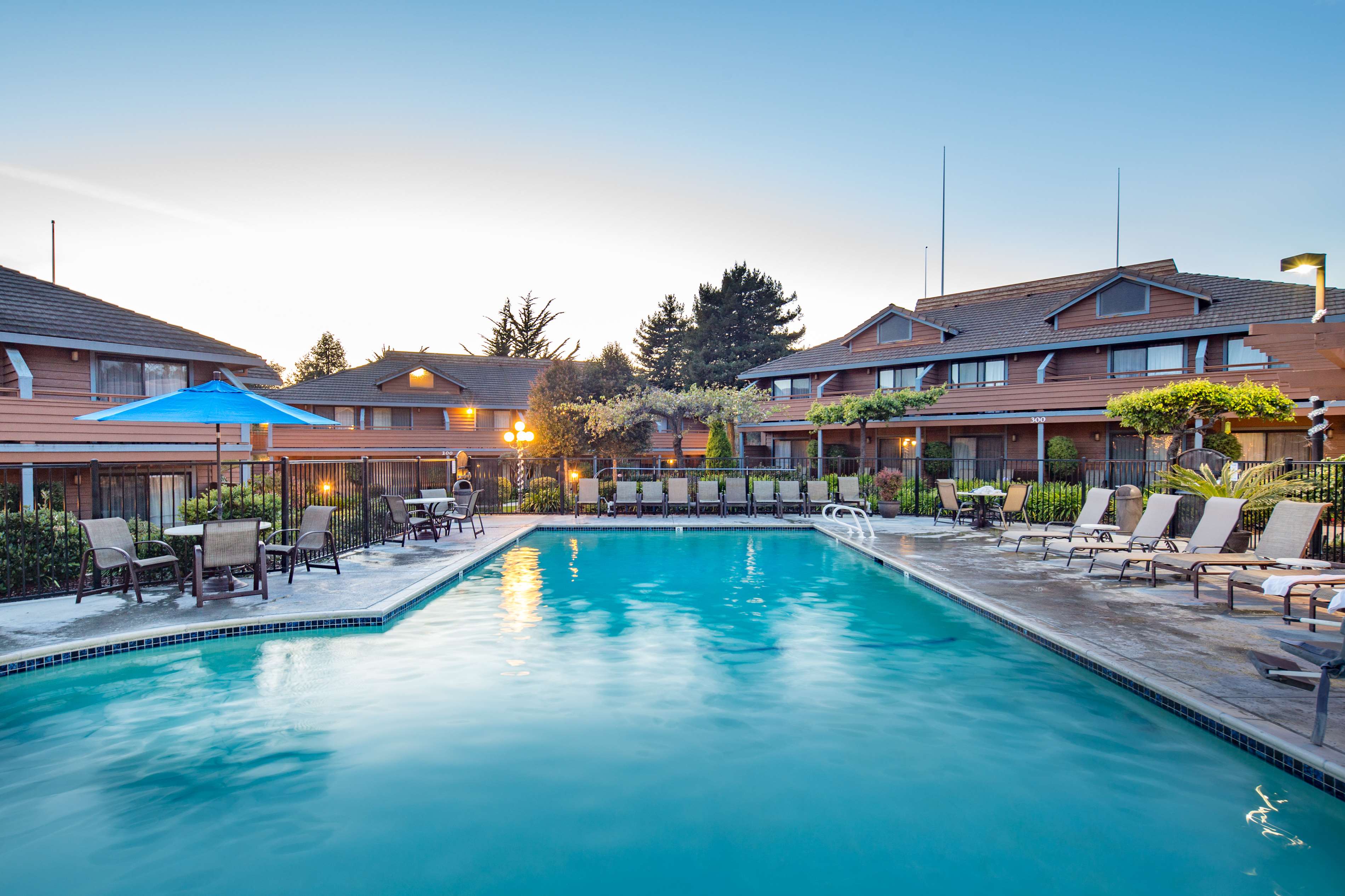 Best Western Seacliff Inn Photo