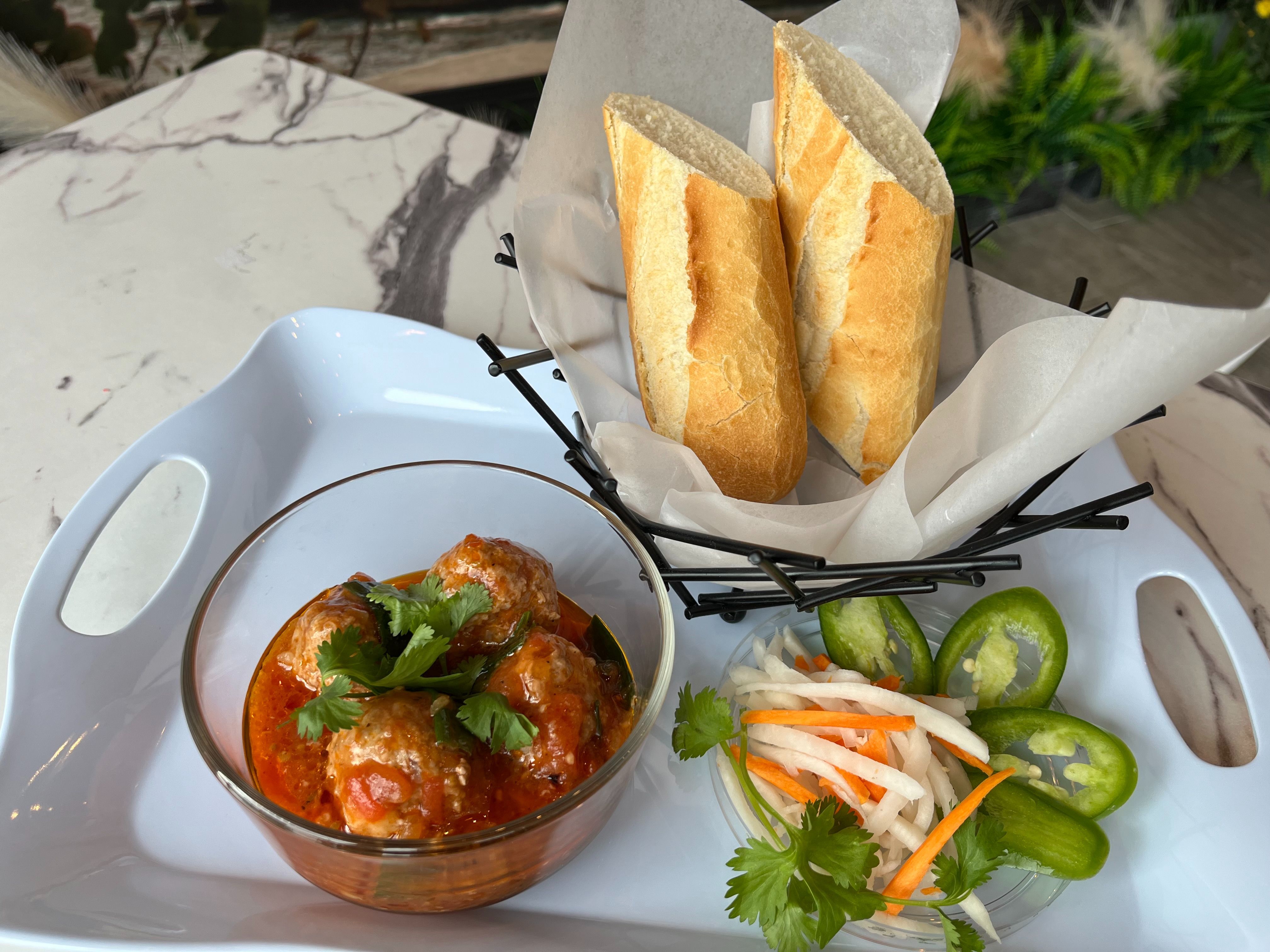 Banh Mi Meat Balls - Bánh Mì Xíu Mại