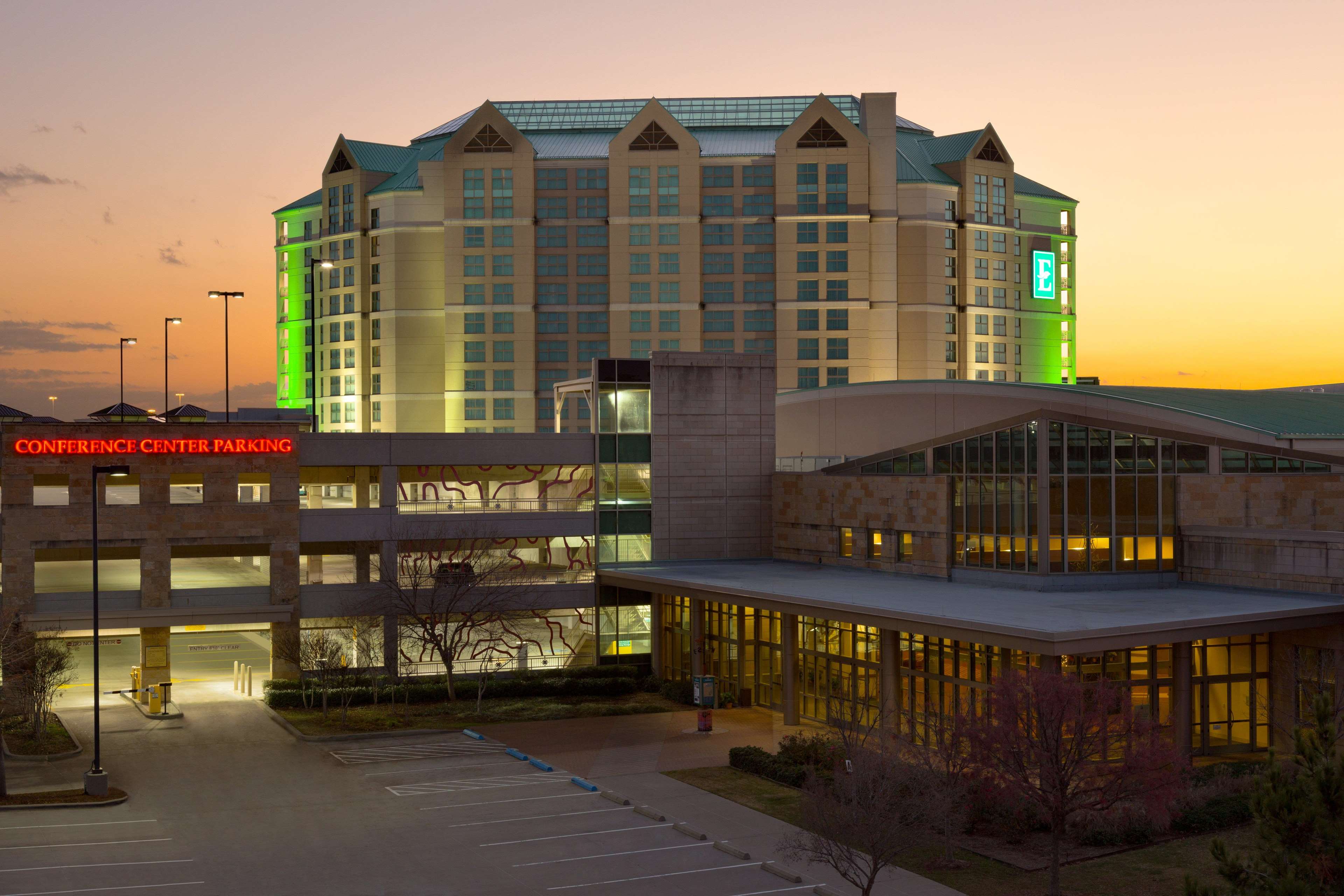 Embassy Suites by Hilton Dallas Frisco Hotel Convention Center & Spa Photo