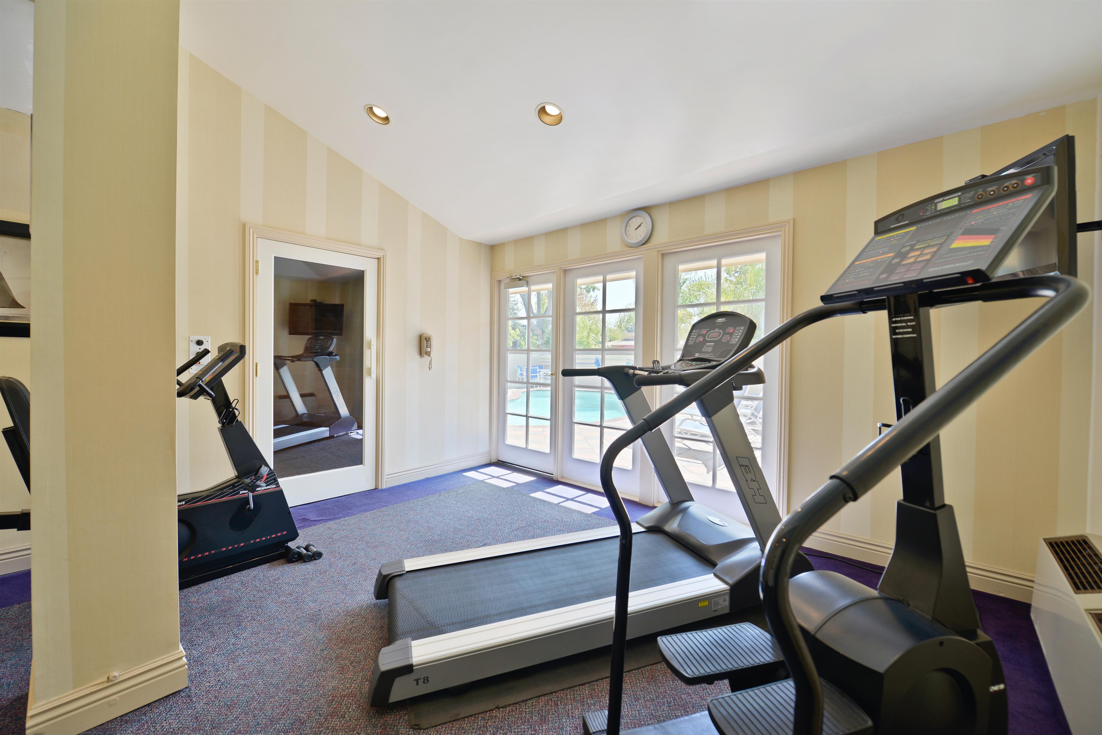 Best Western Plus Mountain View Inn Image