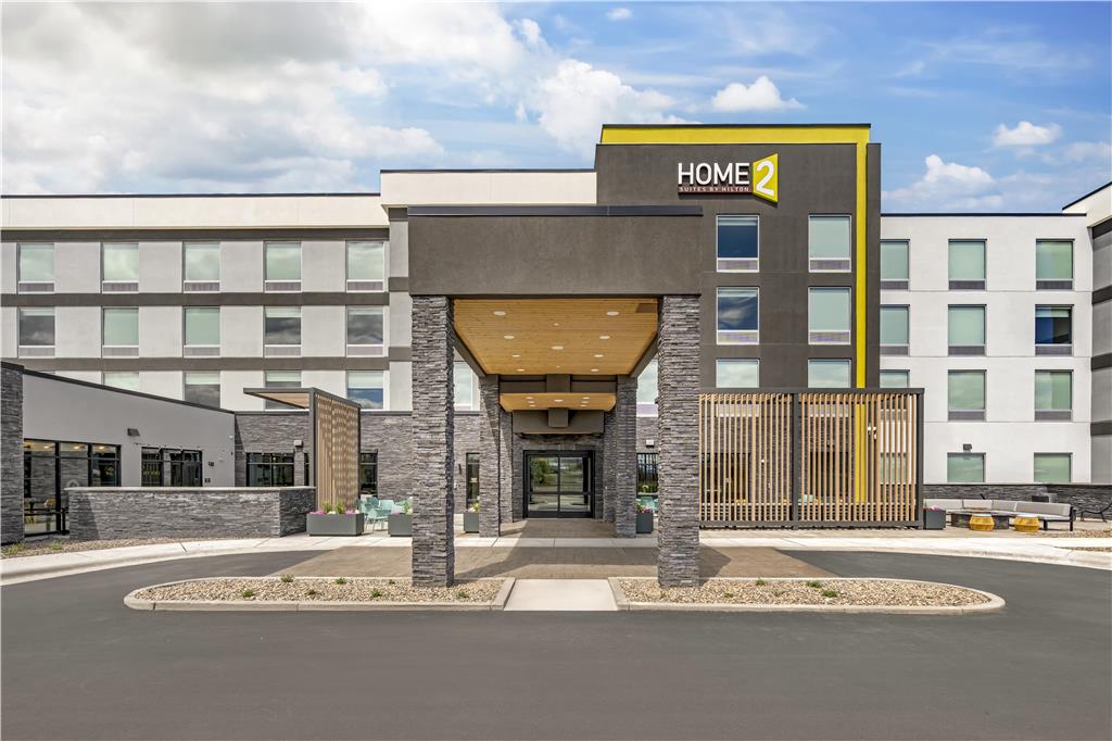 Home2 Suites by Hilton Bozeman Four Corners Logo