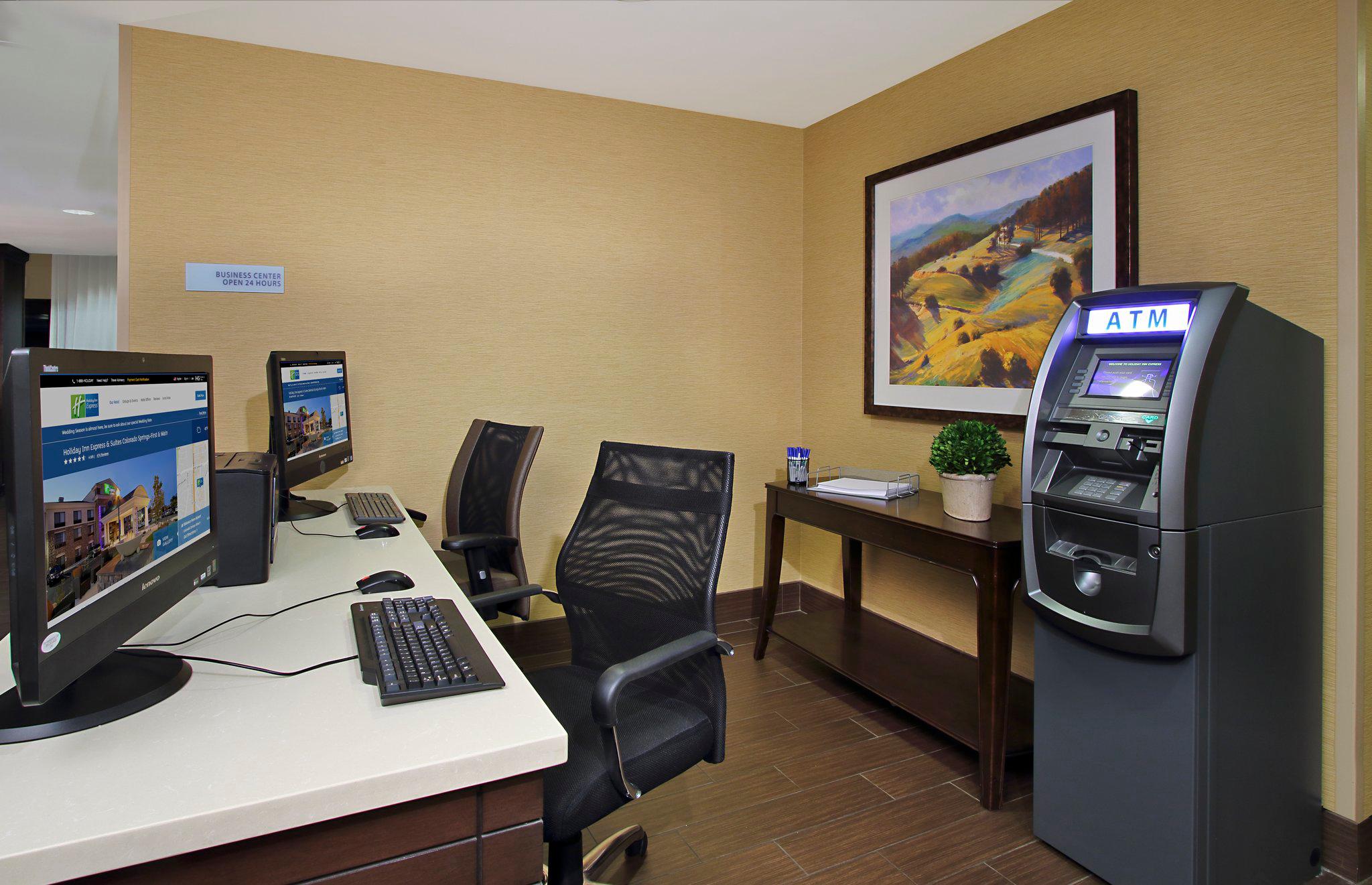 Holiday Inn Express & Suites Colorado Springs-First & Main Photo