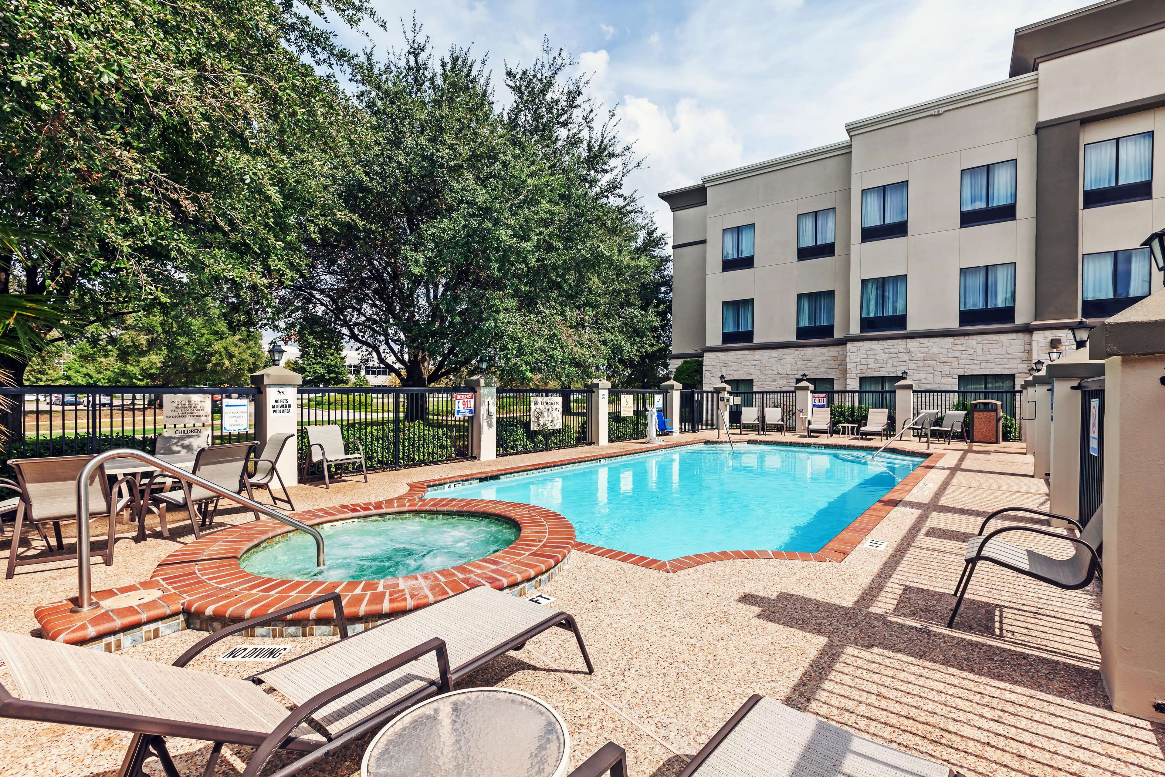 Hampton Inn & Suites Houston-Westchase Photo