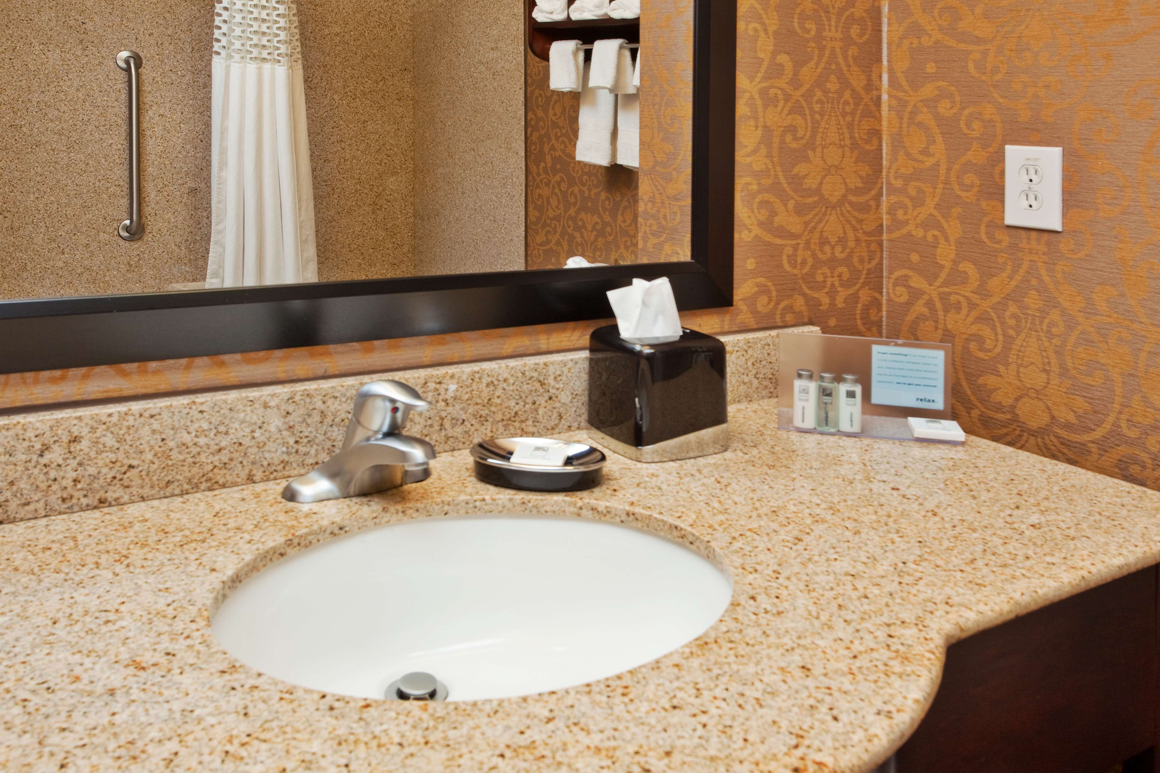 Hampton Inn & Suites Phenix City- Columbus Area Photo