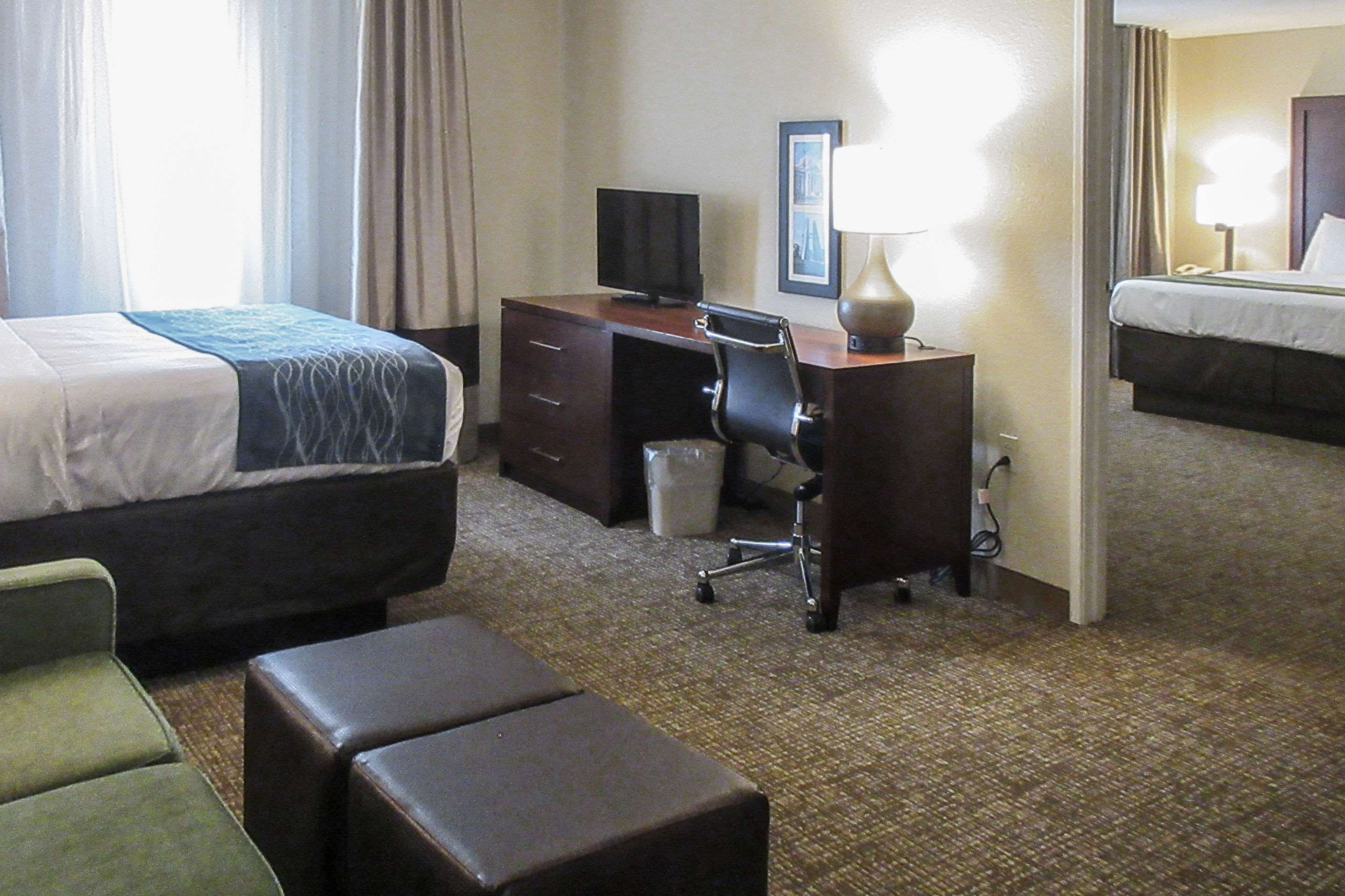 Comfort Inn & Suites Pueblo Photo