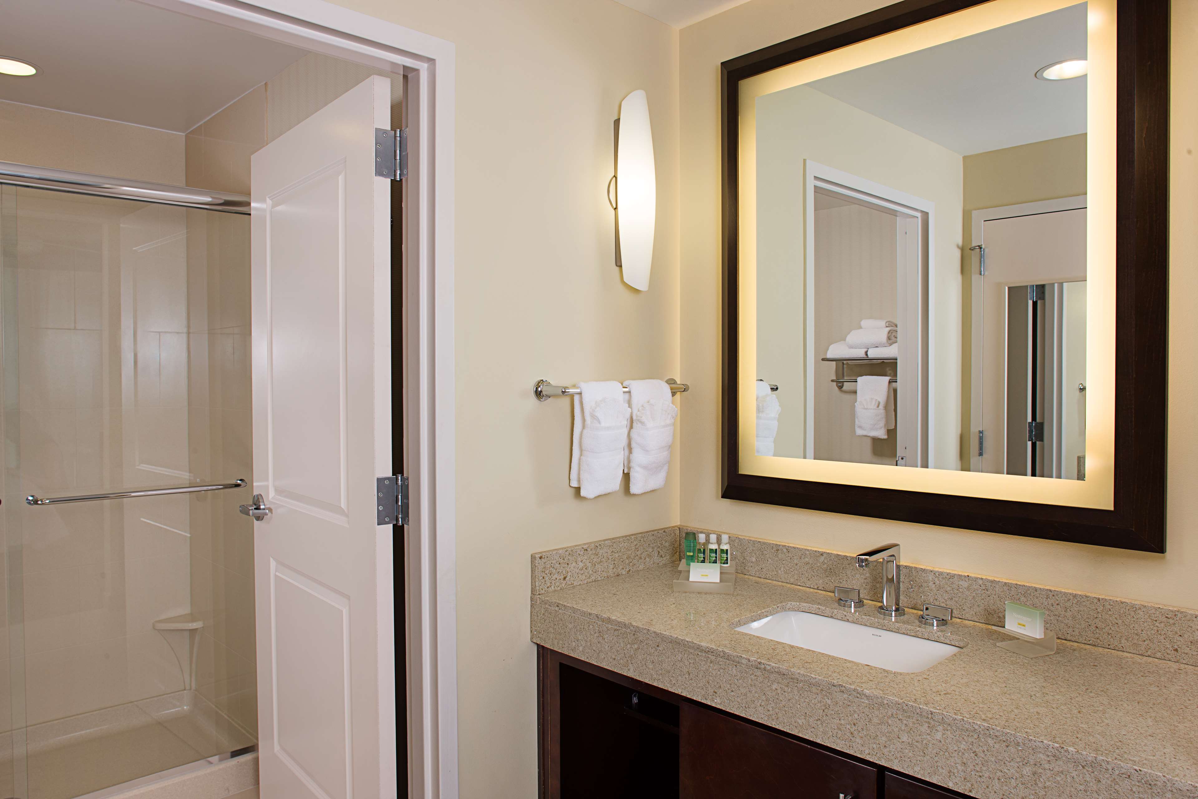 Homewood Suites by Hilton Dallas Downtown, TX Photo