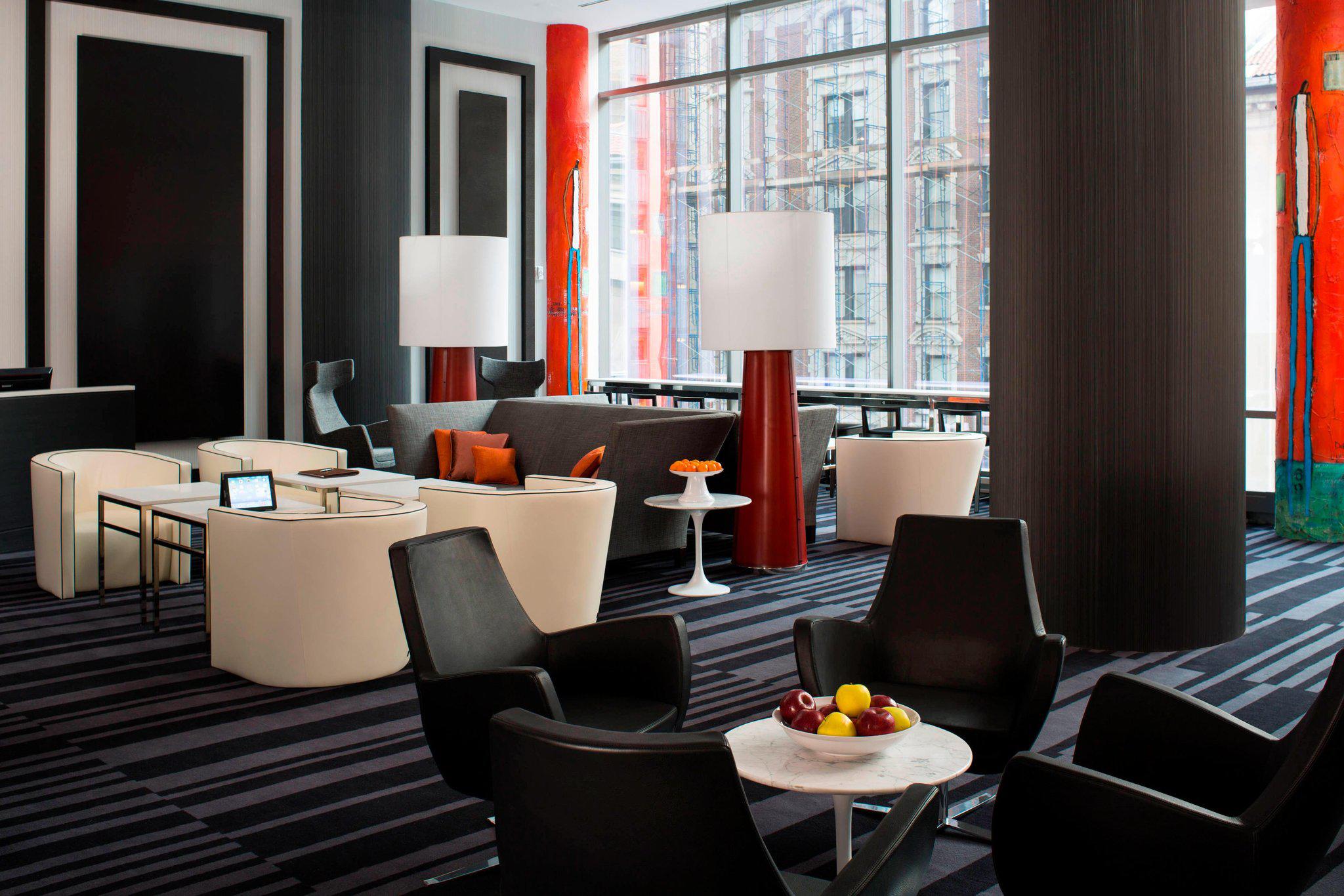 Courtyard by Marriott New York Manhattan/Central Park Photo