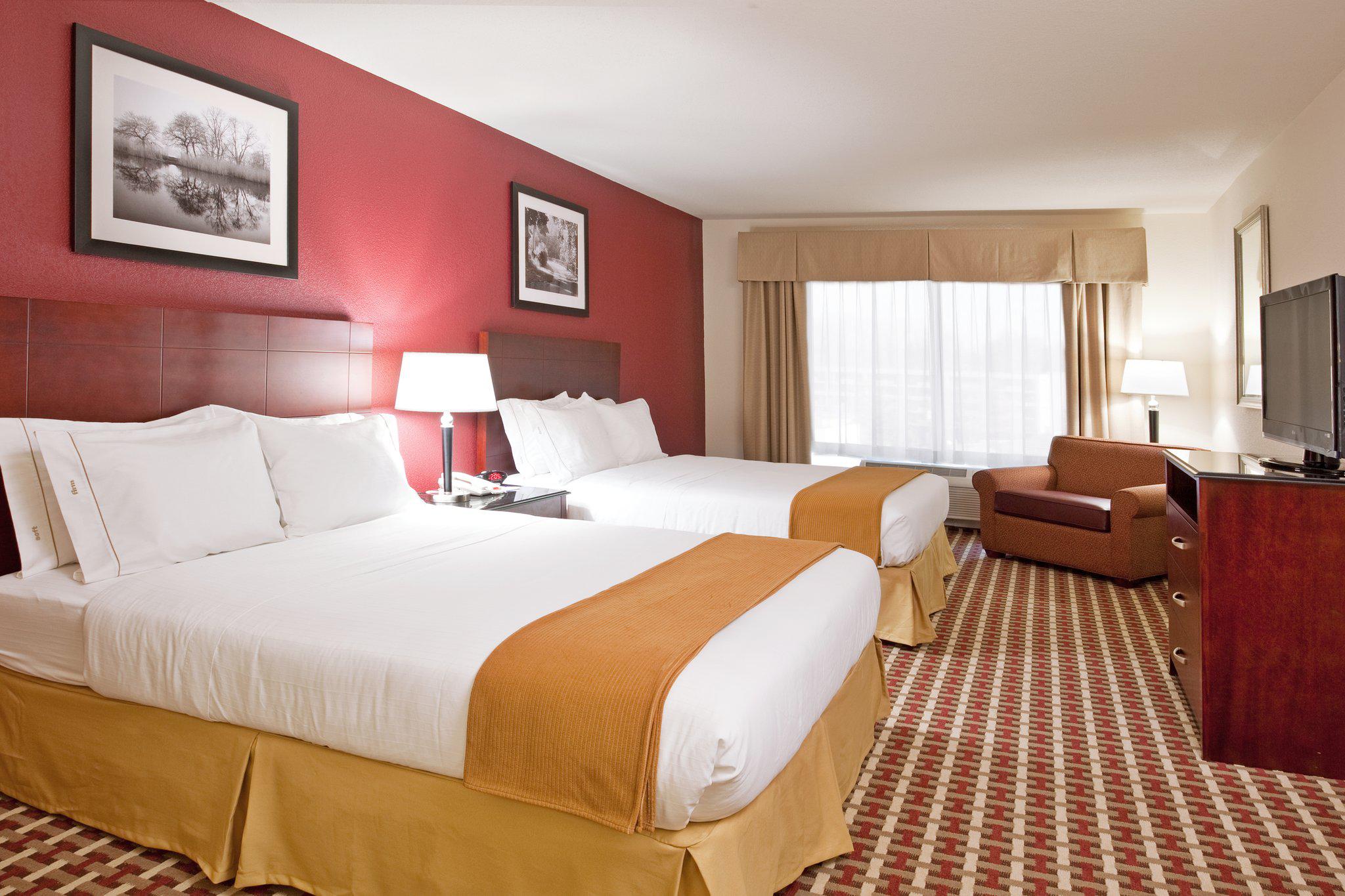 Holiday Inn Express & Suites Columbus Univ Area - OSU Photo