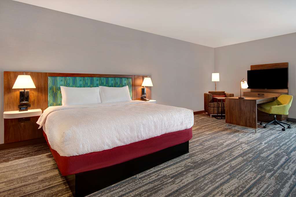 Hampton Inn & Suites Ontario Rancho Cucamonga Image
