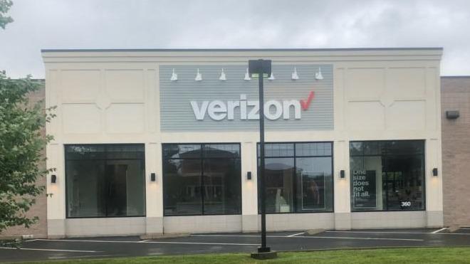 russell verizon near me