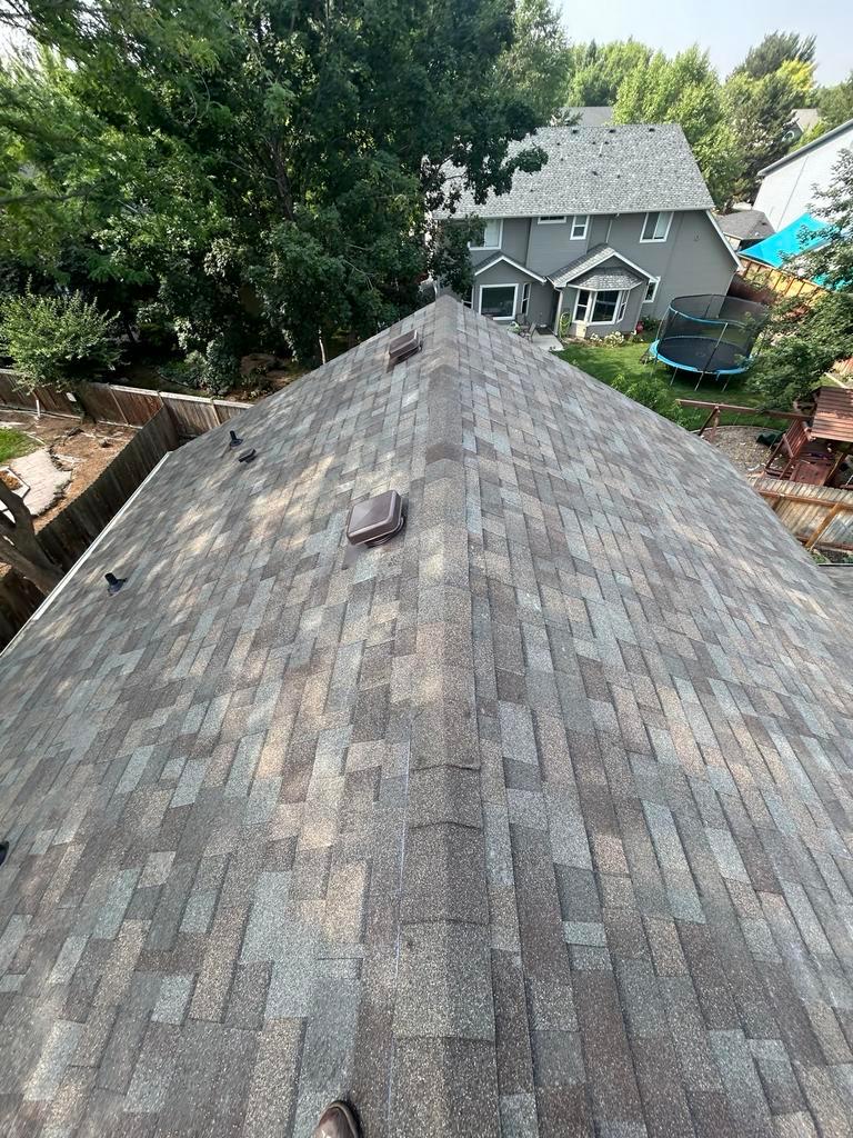E & H Roofing Image