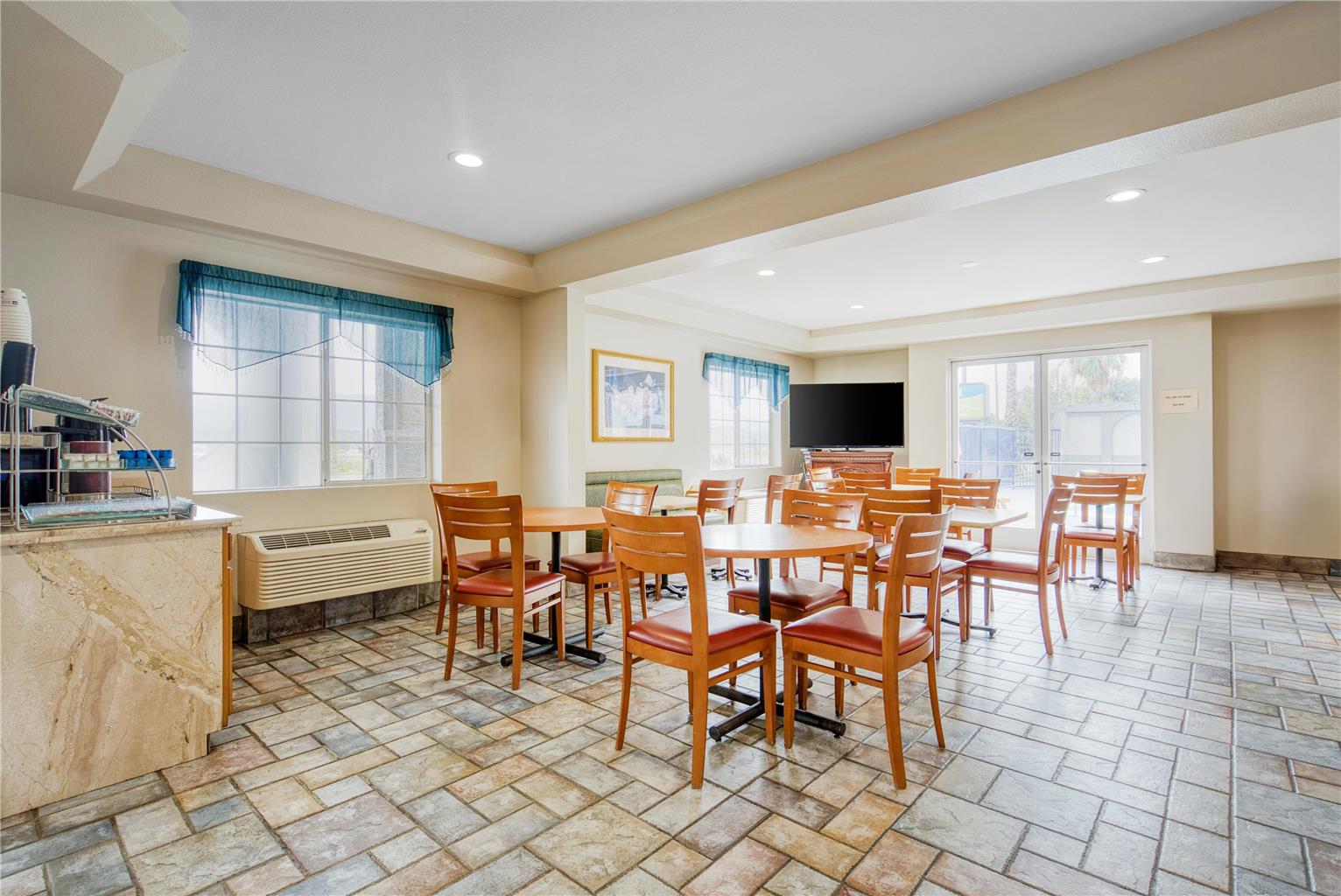 SureStay by Best Western Ukiah Image