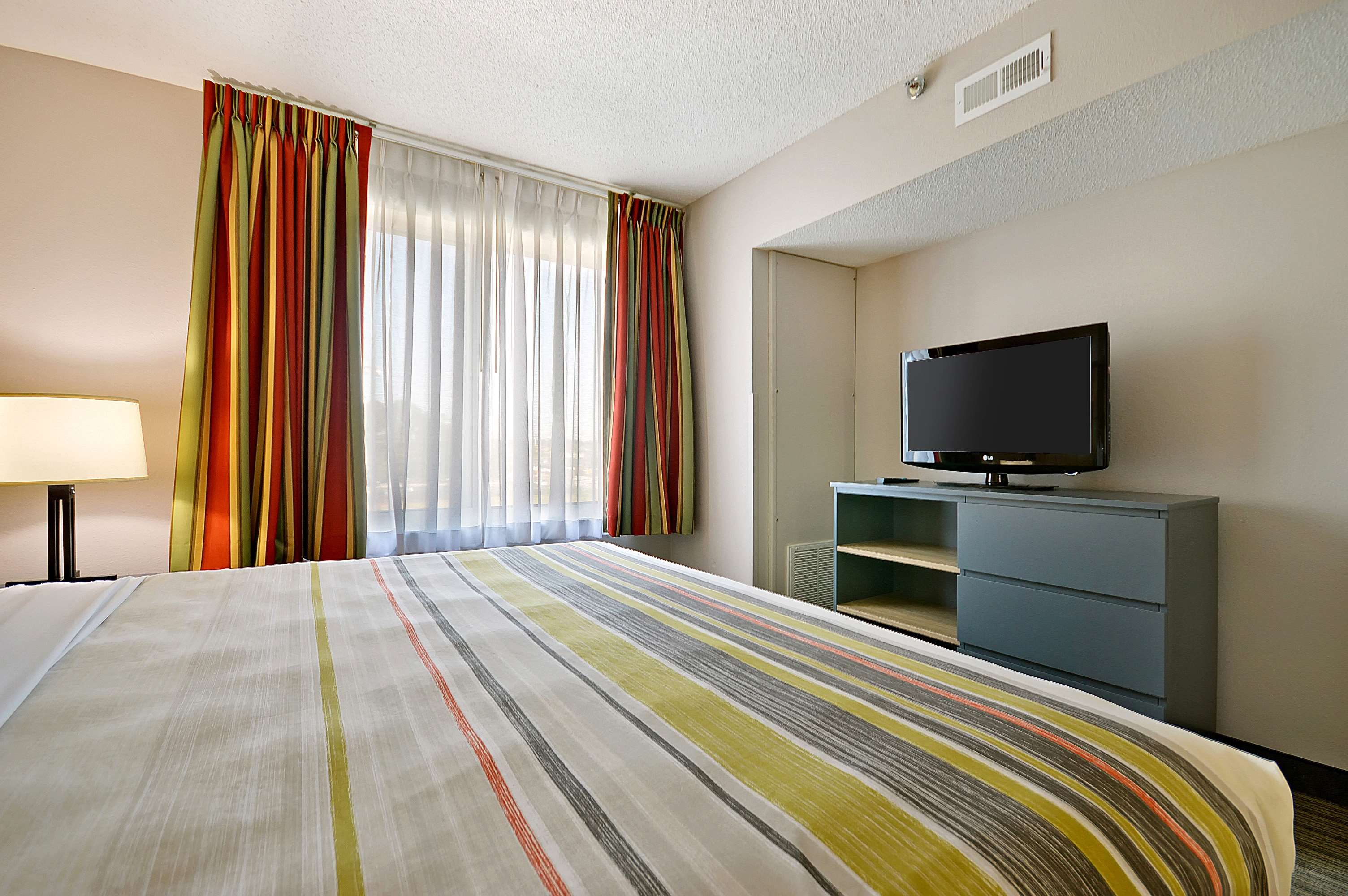 Country Inn & Suites by Radisson, Charleston North, SC Photo