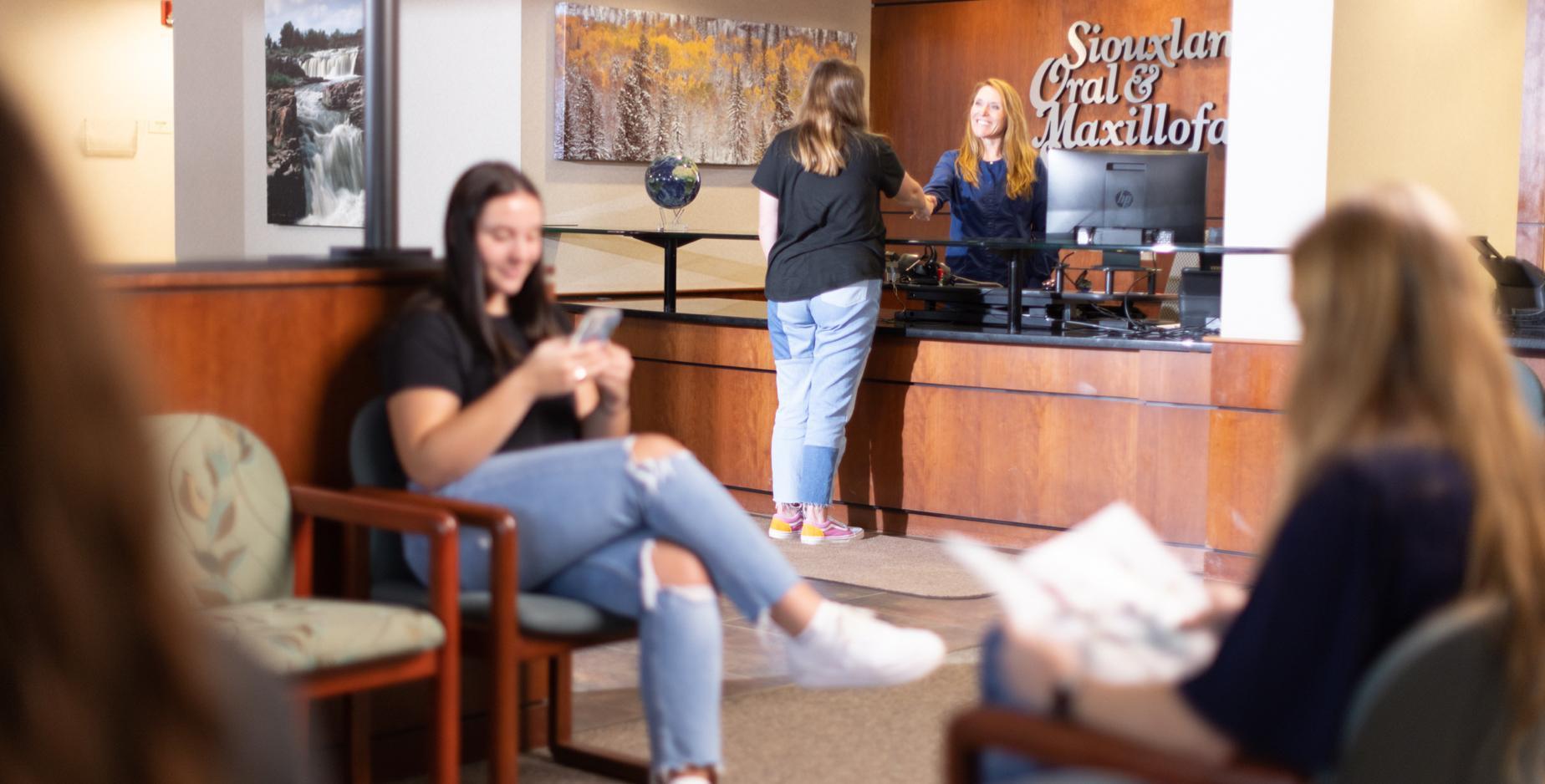 Siouxland Oral Surgery, Dental Implants and Wisdom Teeth Image