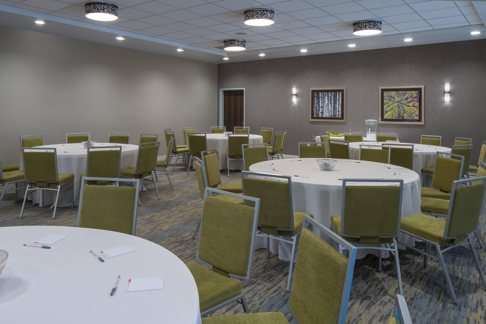 Fairfield Inn & Suites by Marriott Chicago Schaumburg Photo