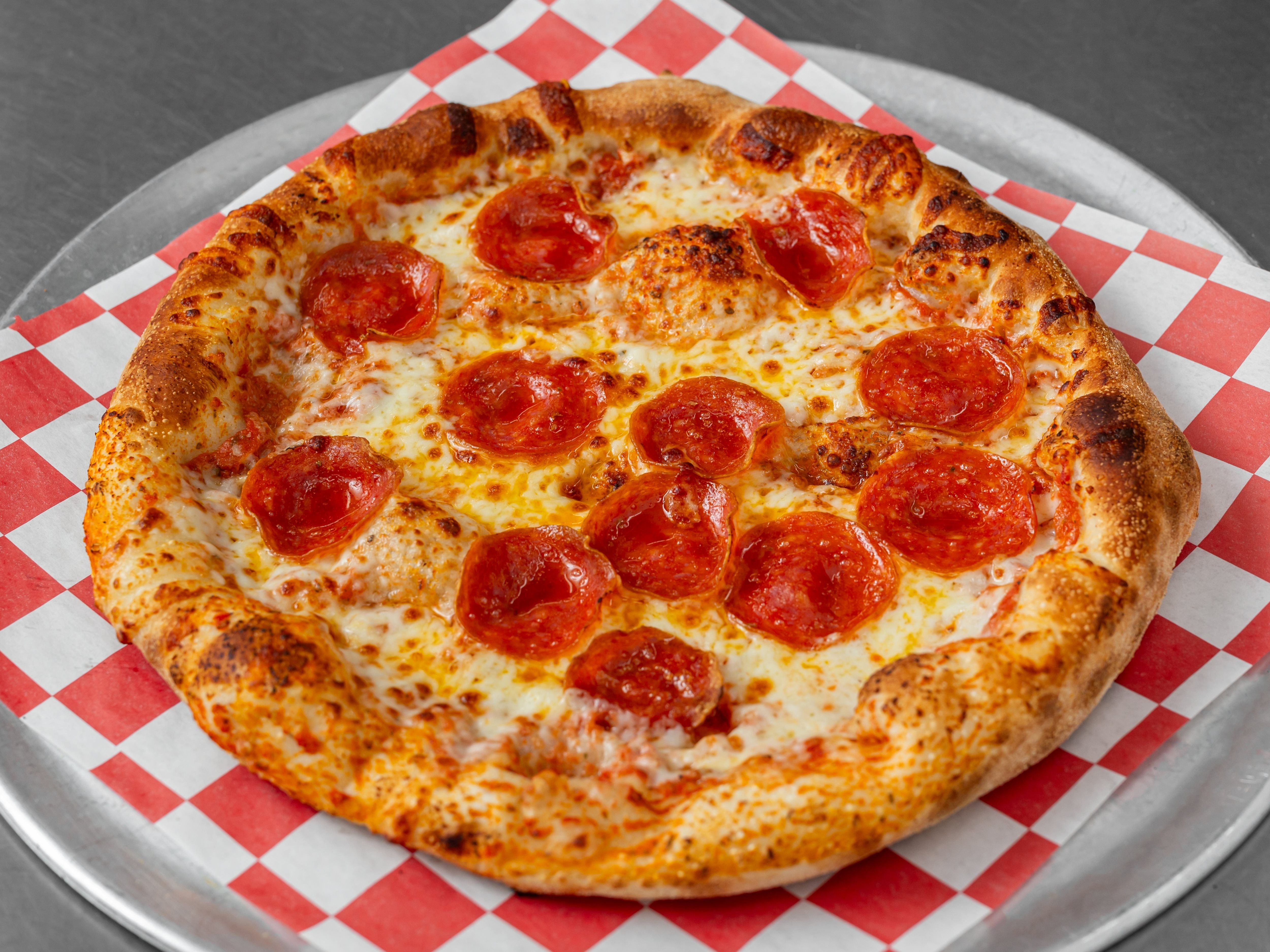 18" Pork Pepperoni Pizza