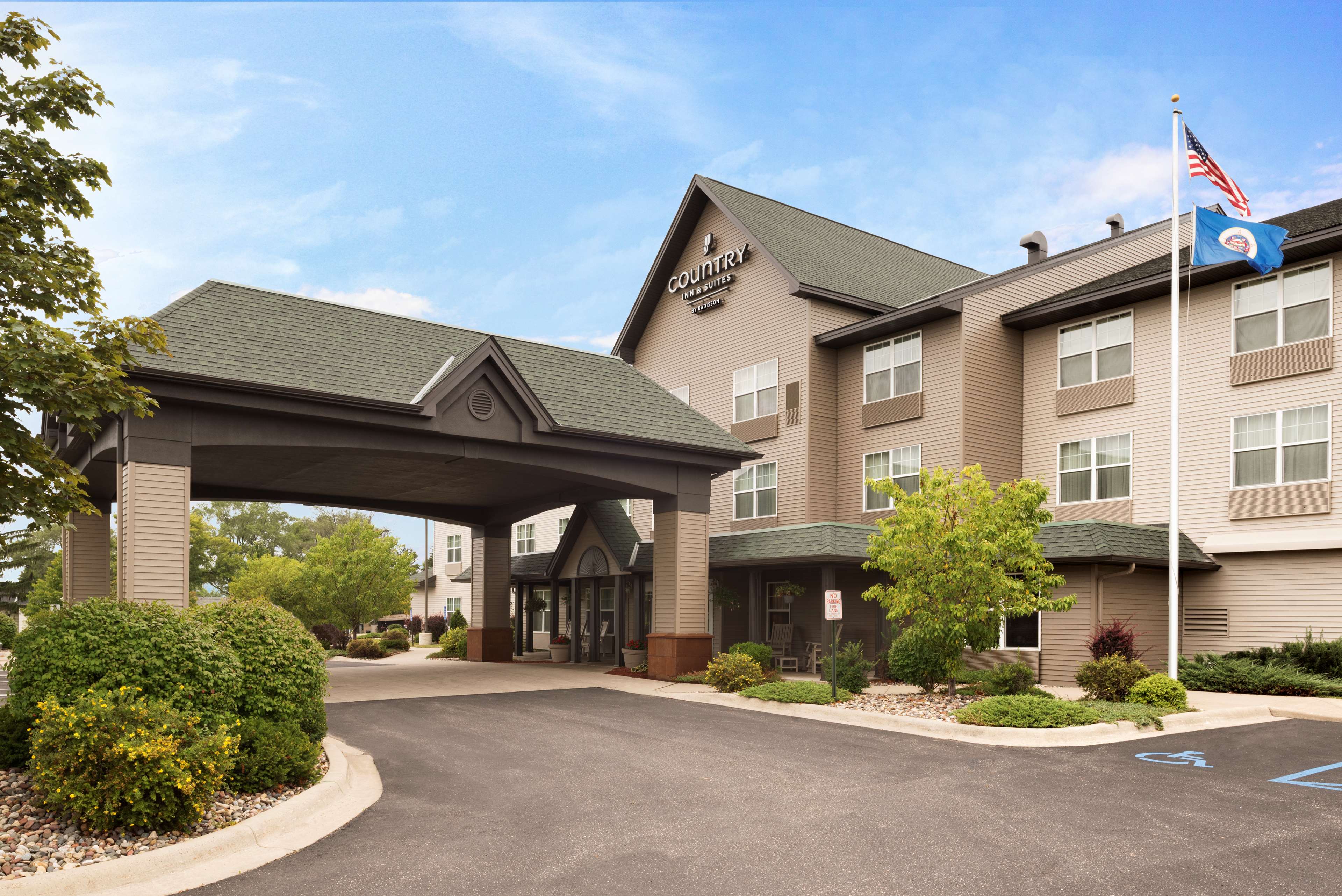 Country Inn & Suites by Radisson, St. Cloud East, MN Photo