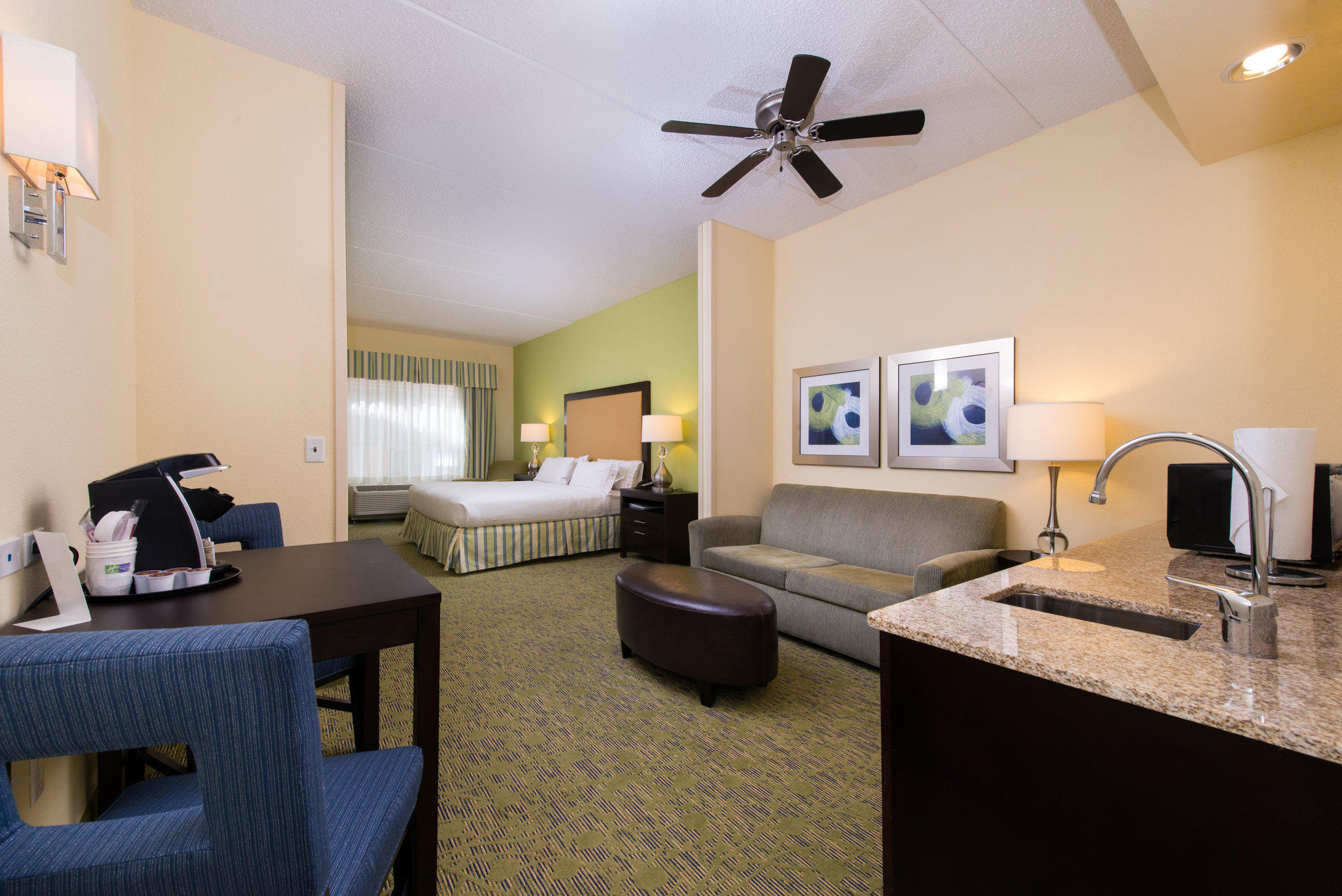 Holiday Inn Express & Suites Dickson City - Scranton Photo